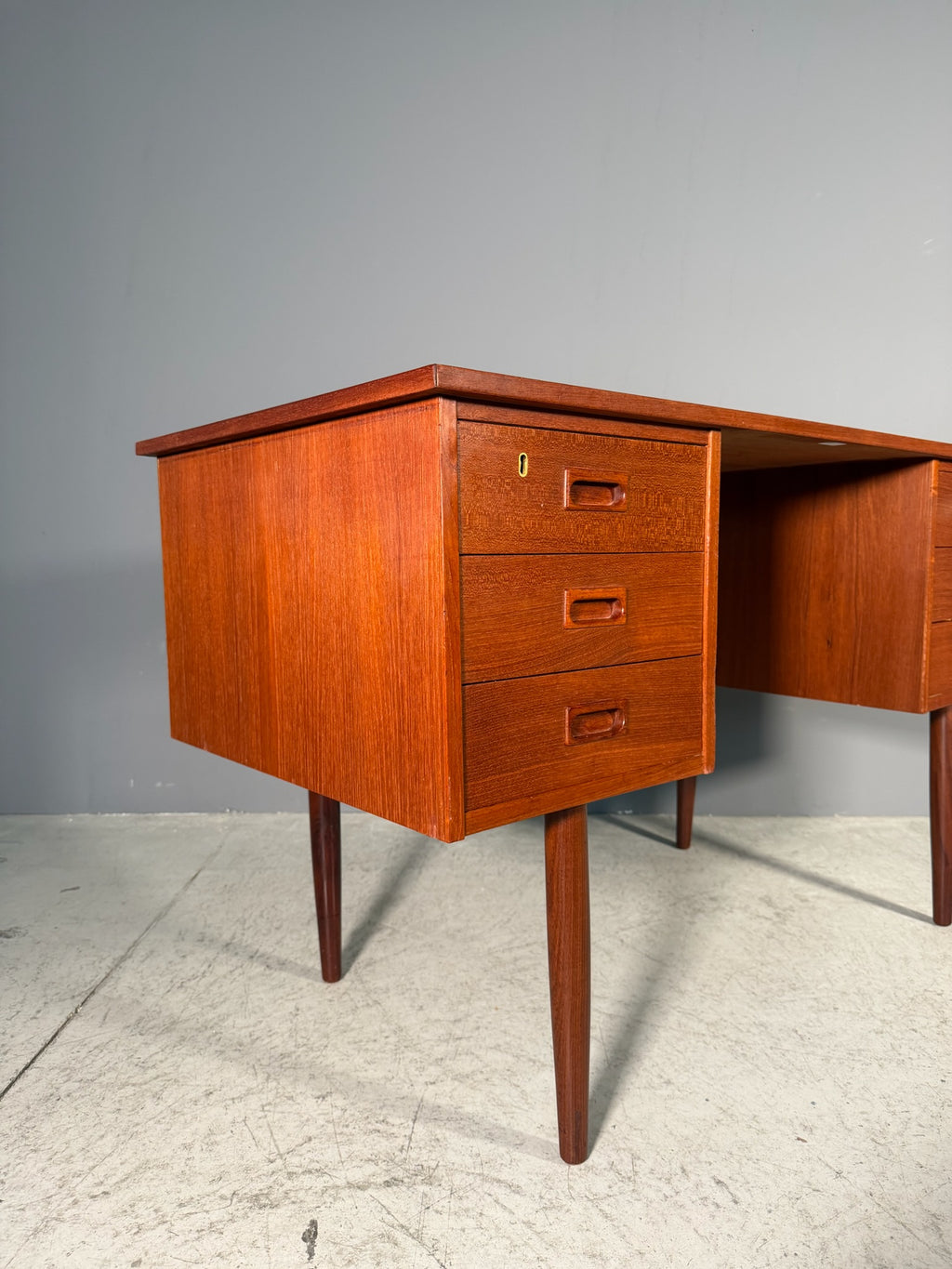 Scrivania danese in teak