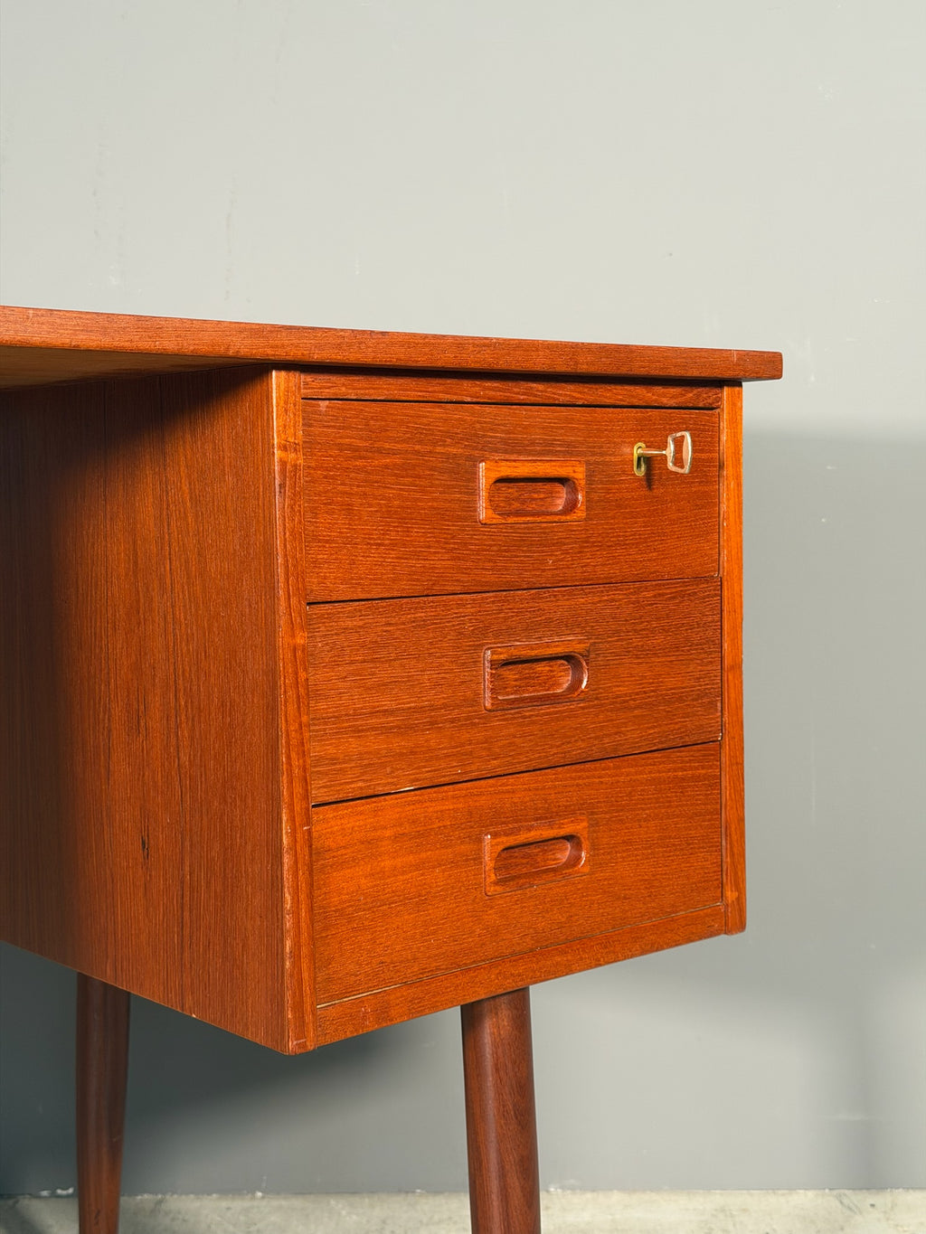 Scrivania danese in teak