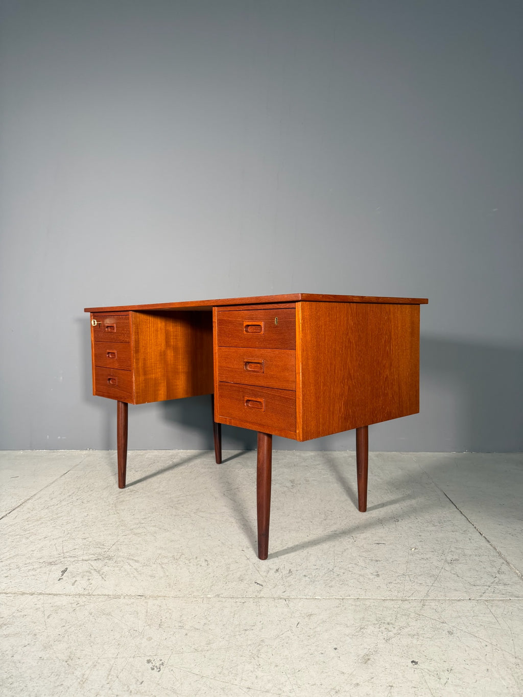 Scrivania danese in teak