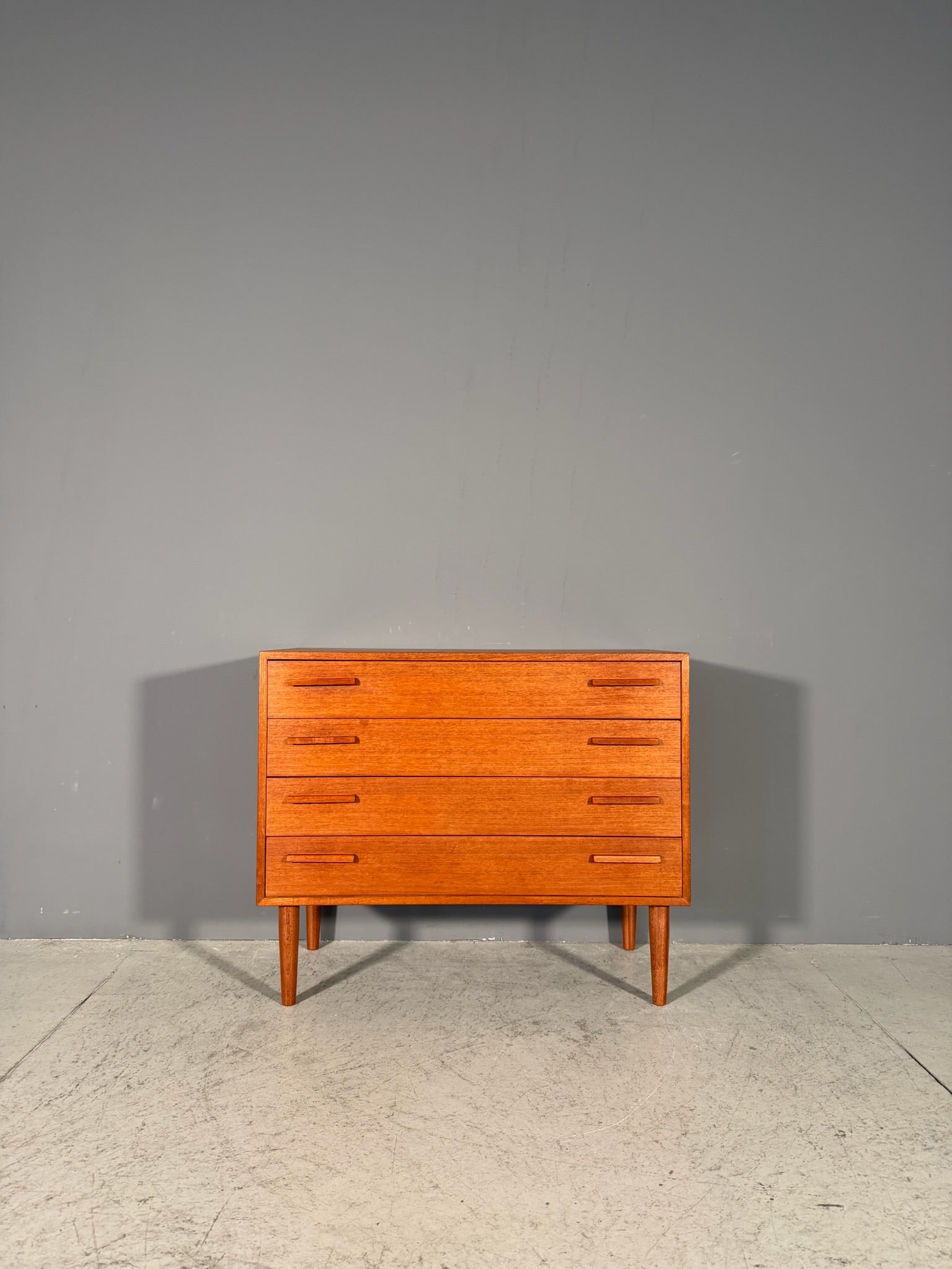 Cassettiera scandinava in teak