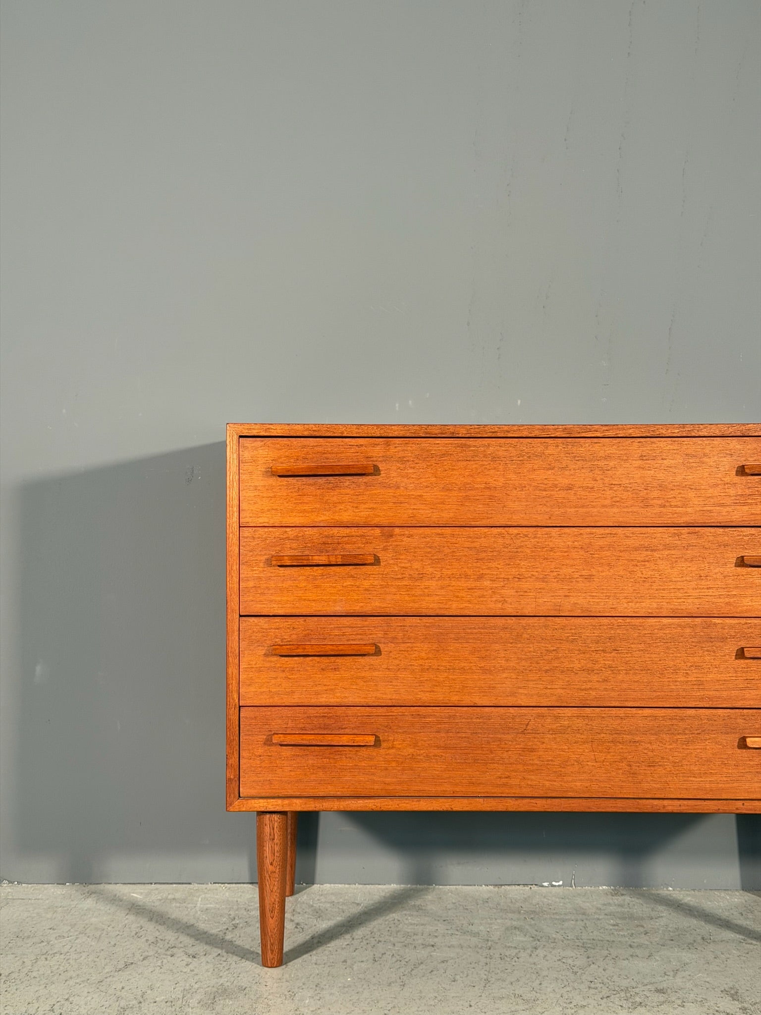 Cassettiera scandinava in teak