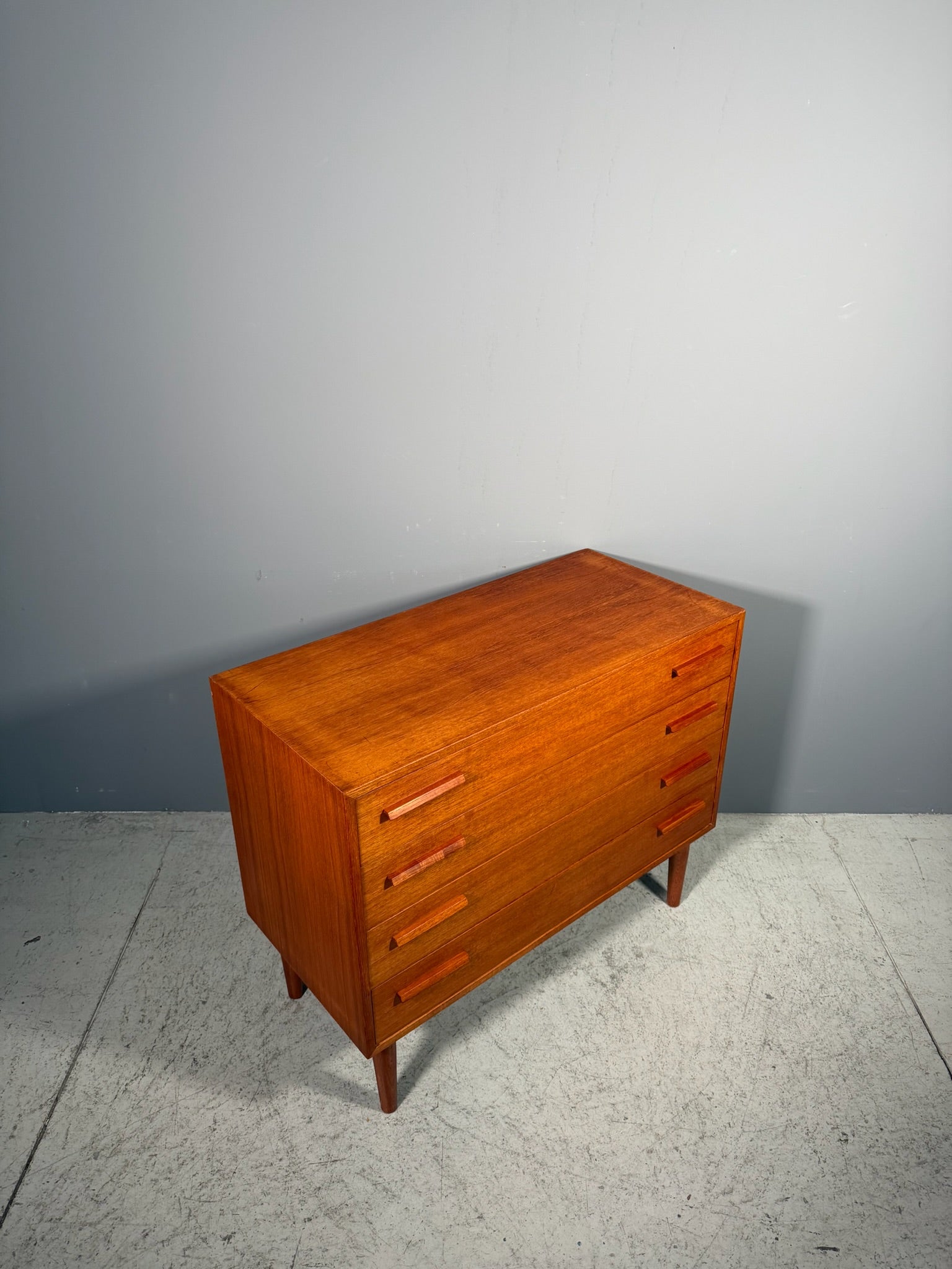 Cassettiera scandinava in teak