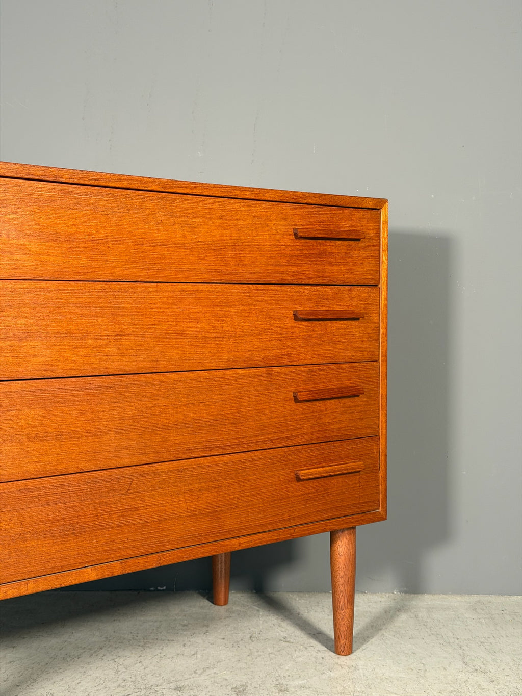 Cassettiera scandinava in teak