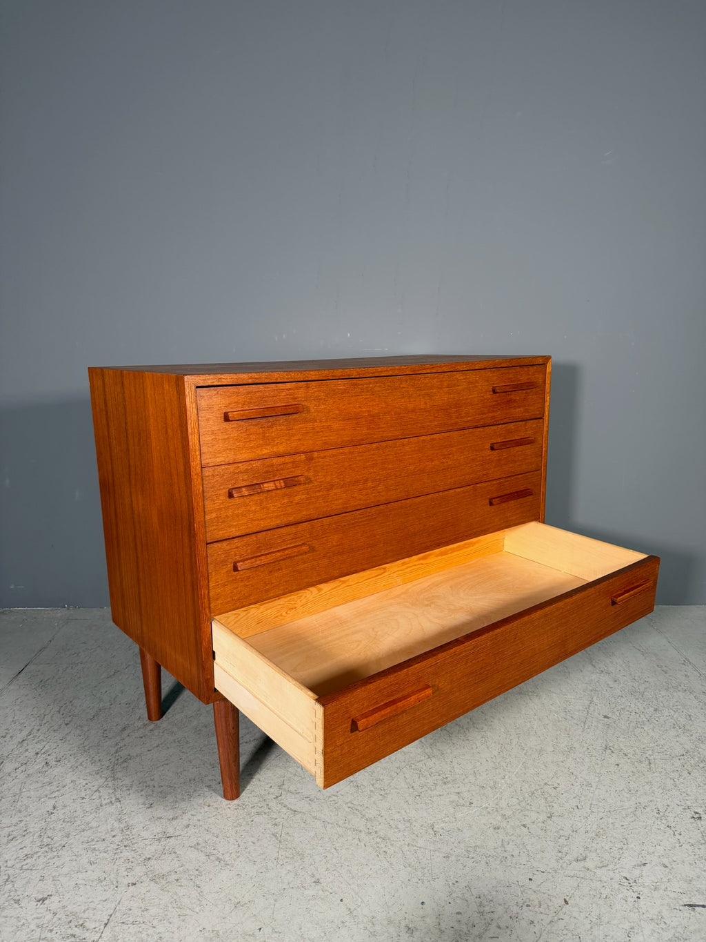 Cassettiera scandinava in teak