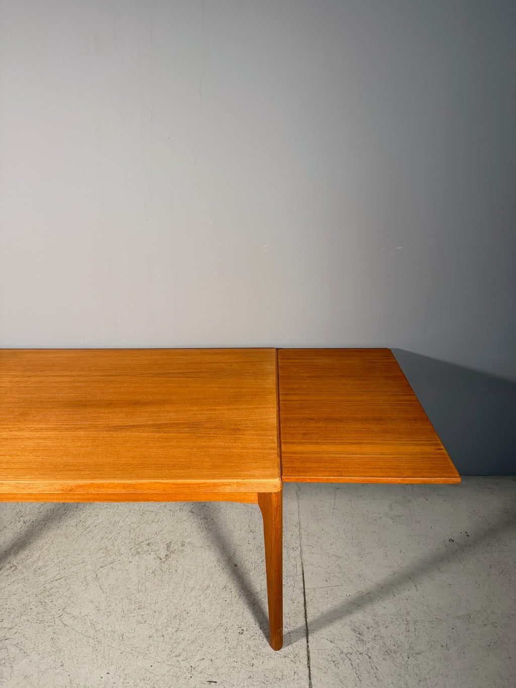 Tavolo in teak di Henning Kjaernulf