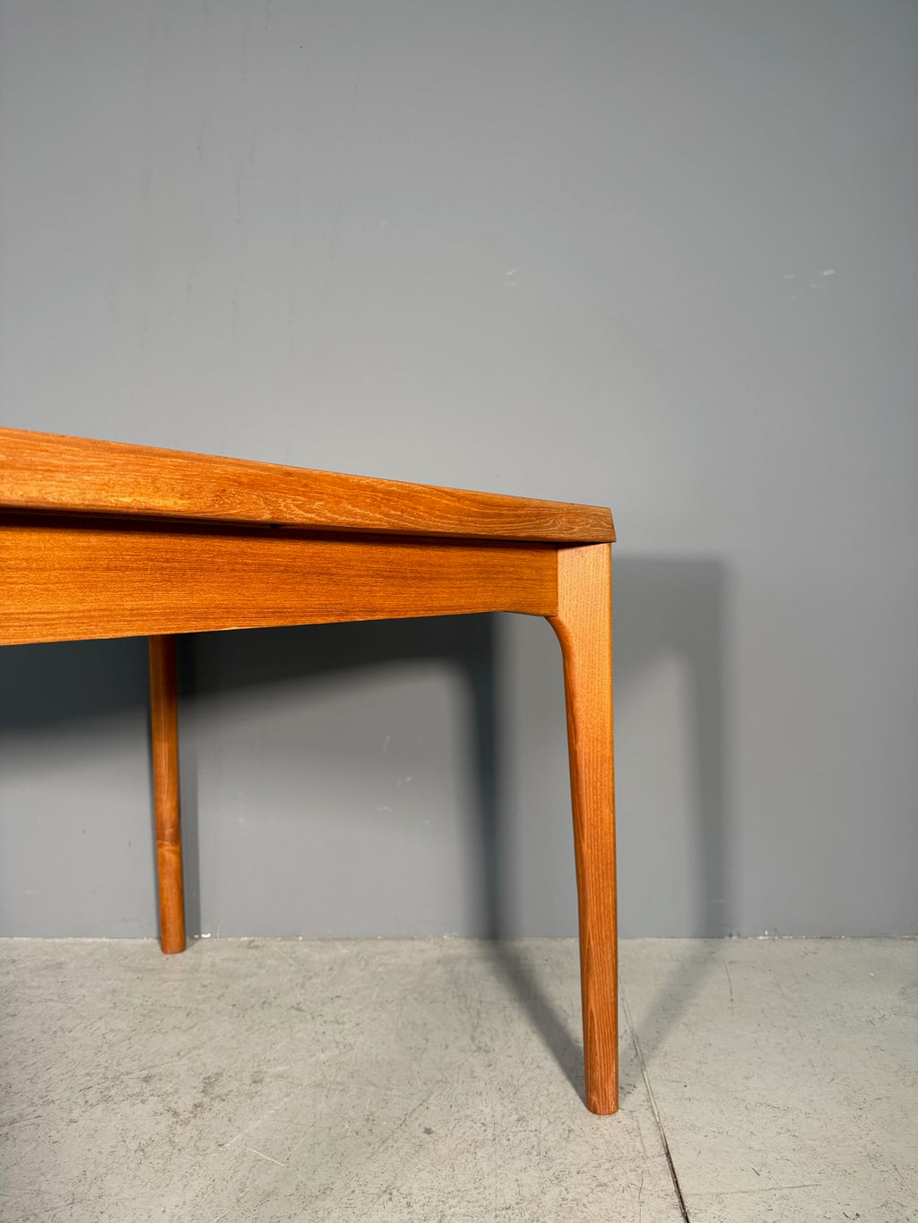 Tavolo in teak di Henning Kjaernulf