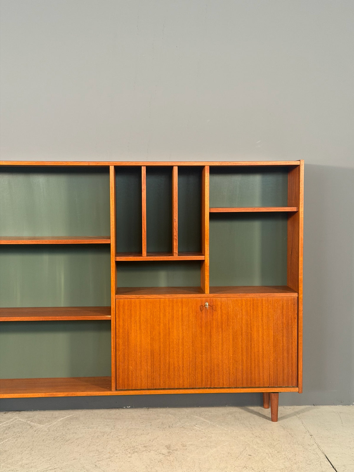 Libreria vintage in teak
