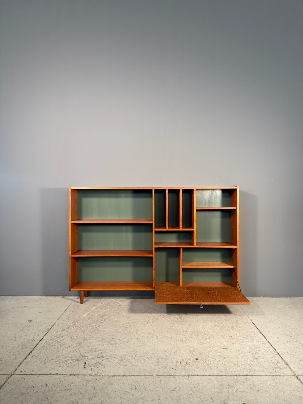 Libreria vintage in teak