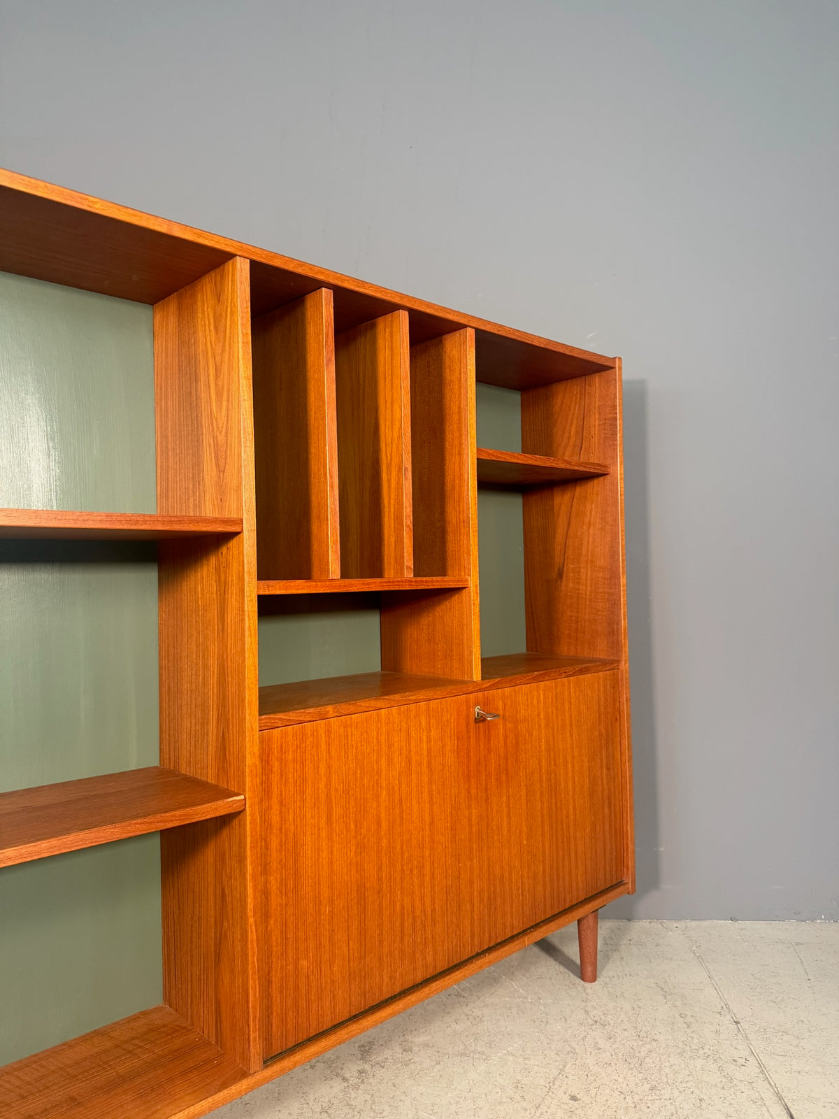 Libreria vintage in teak