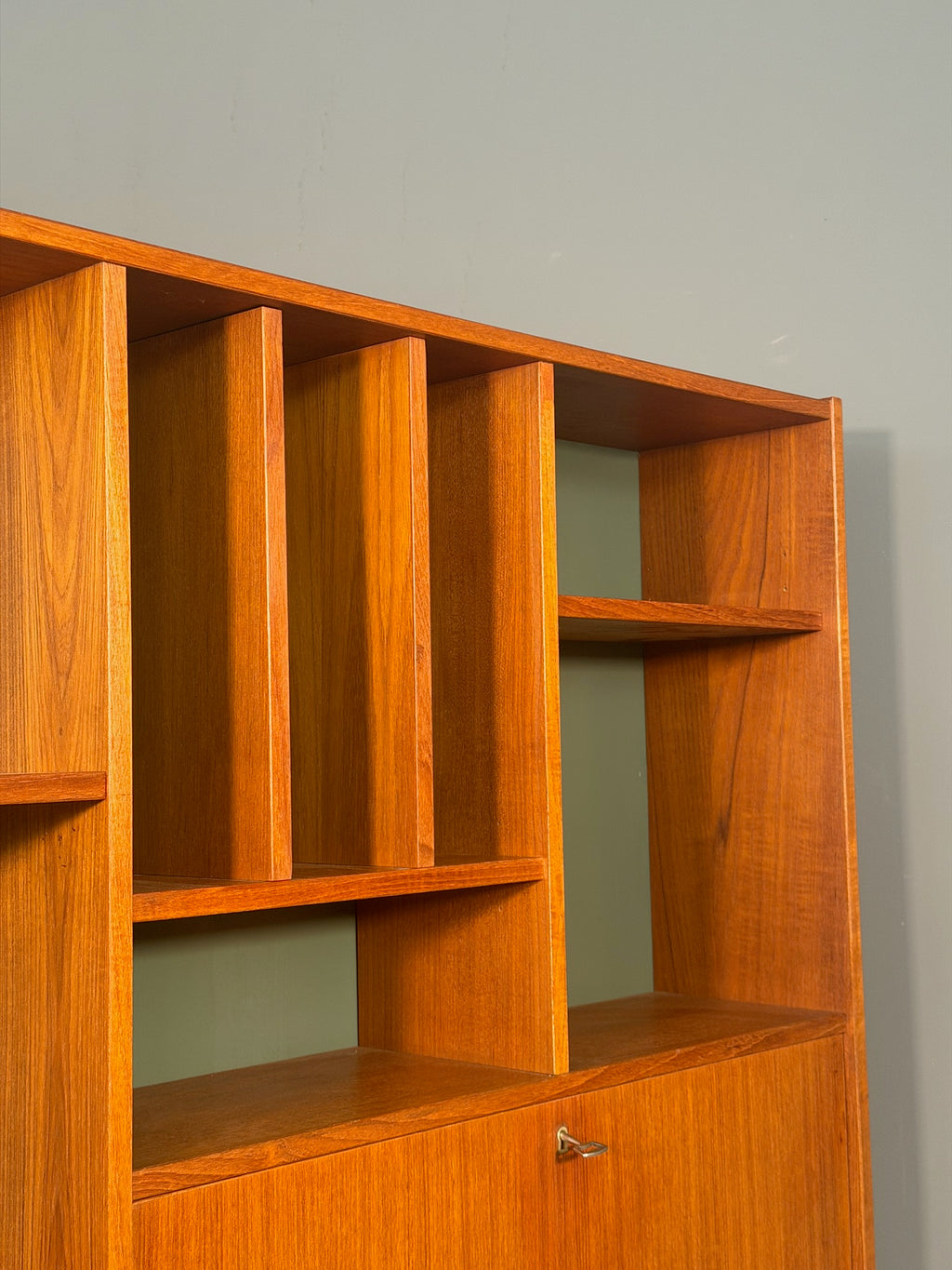 Libreria vintage in teak