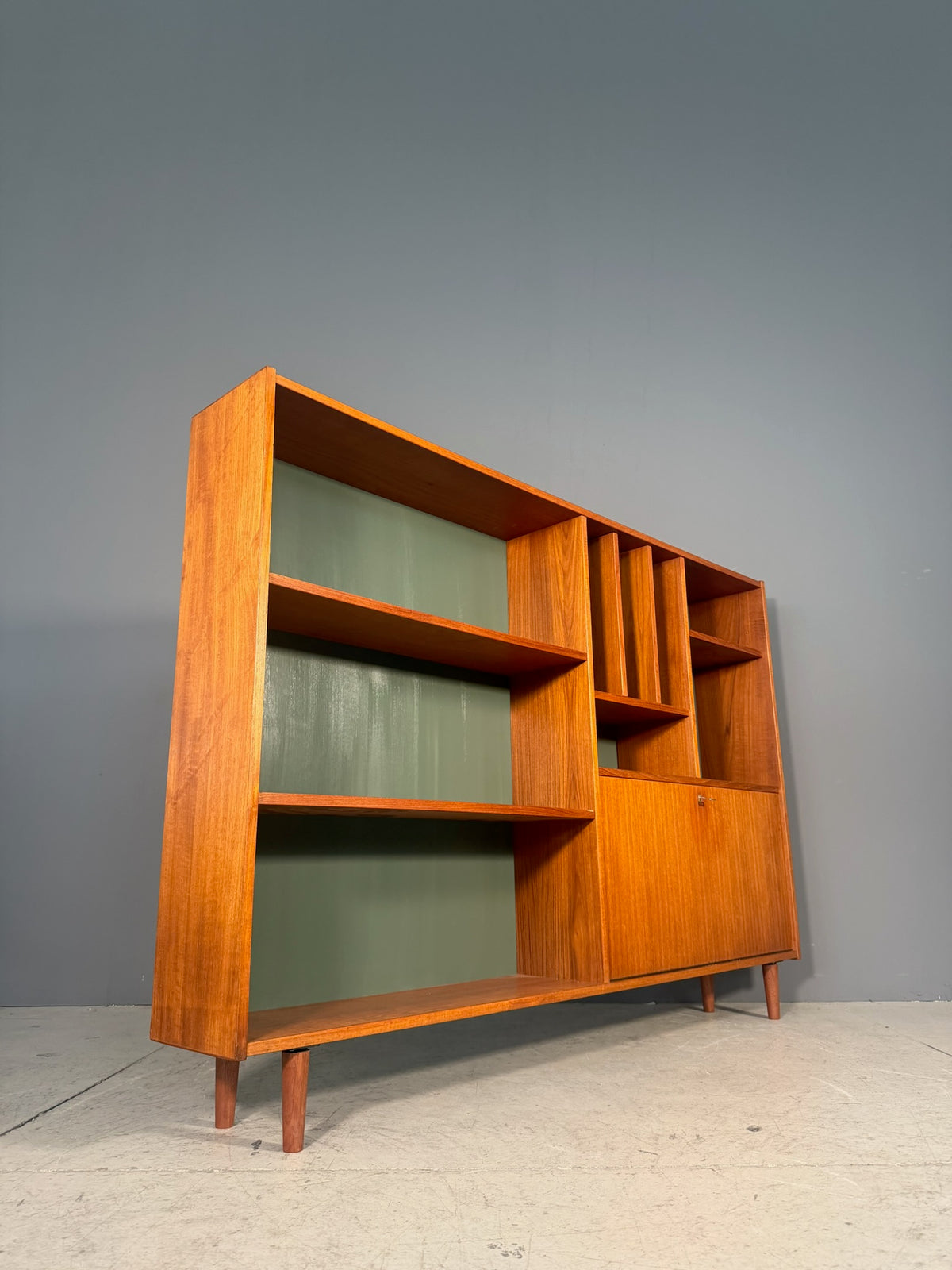 Libreria vintage in teak
