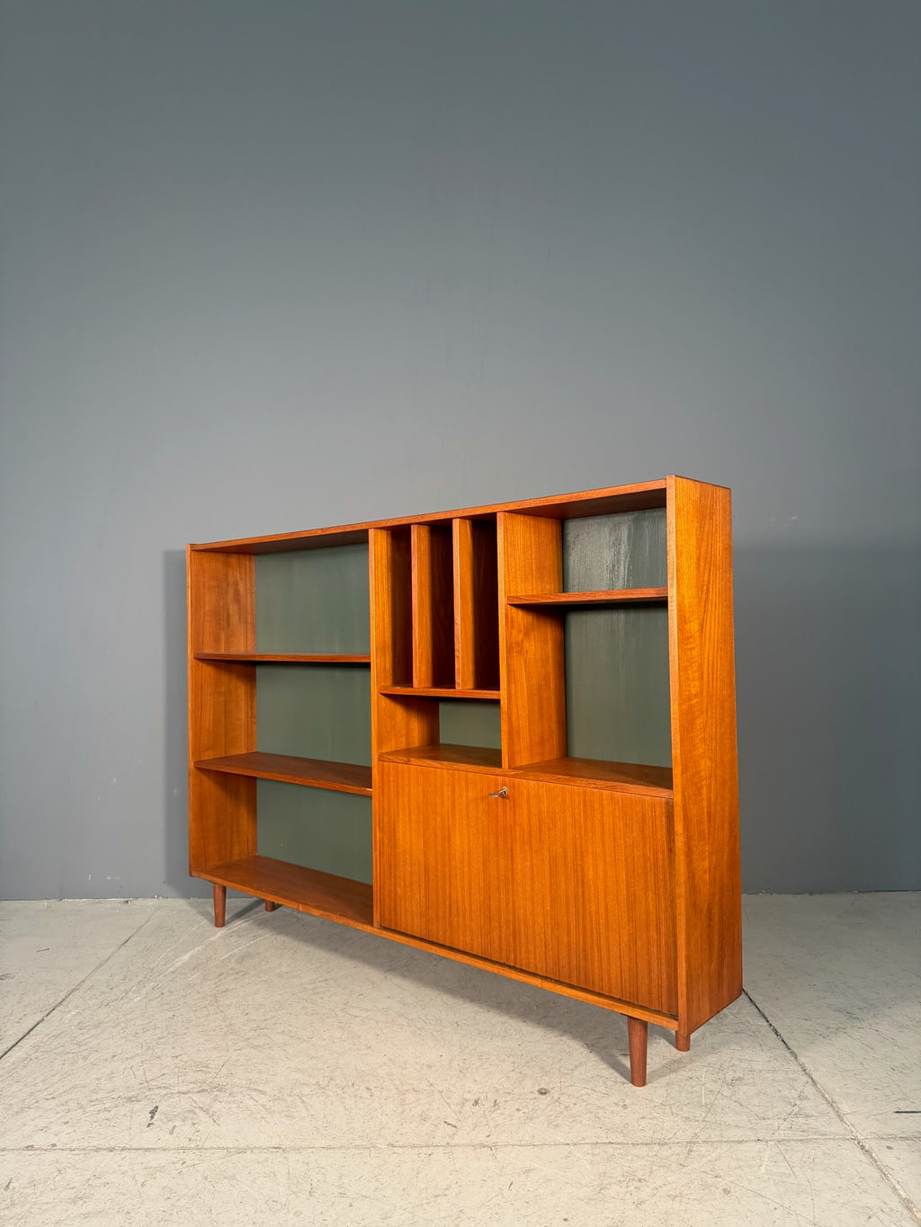 Libreria vintage in teak