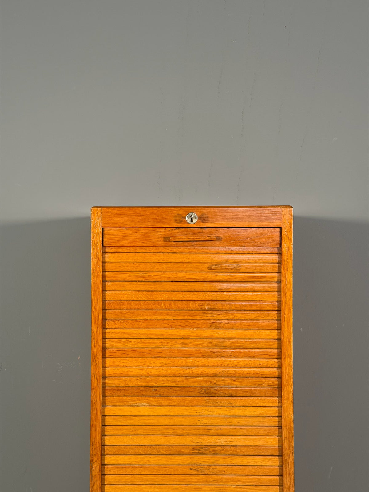 Mobile a serrandina Anni 40