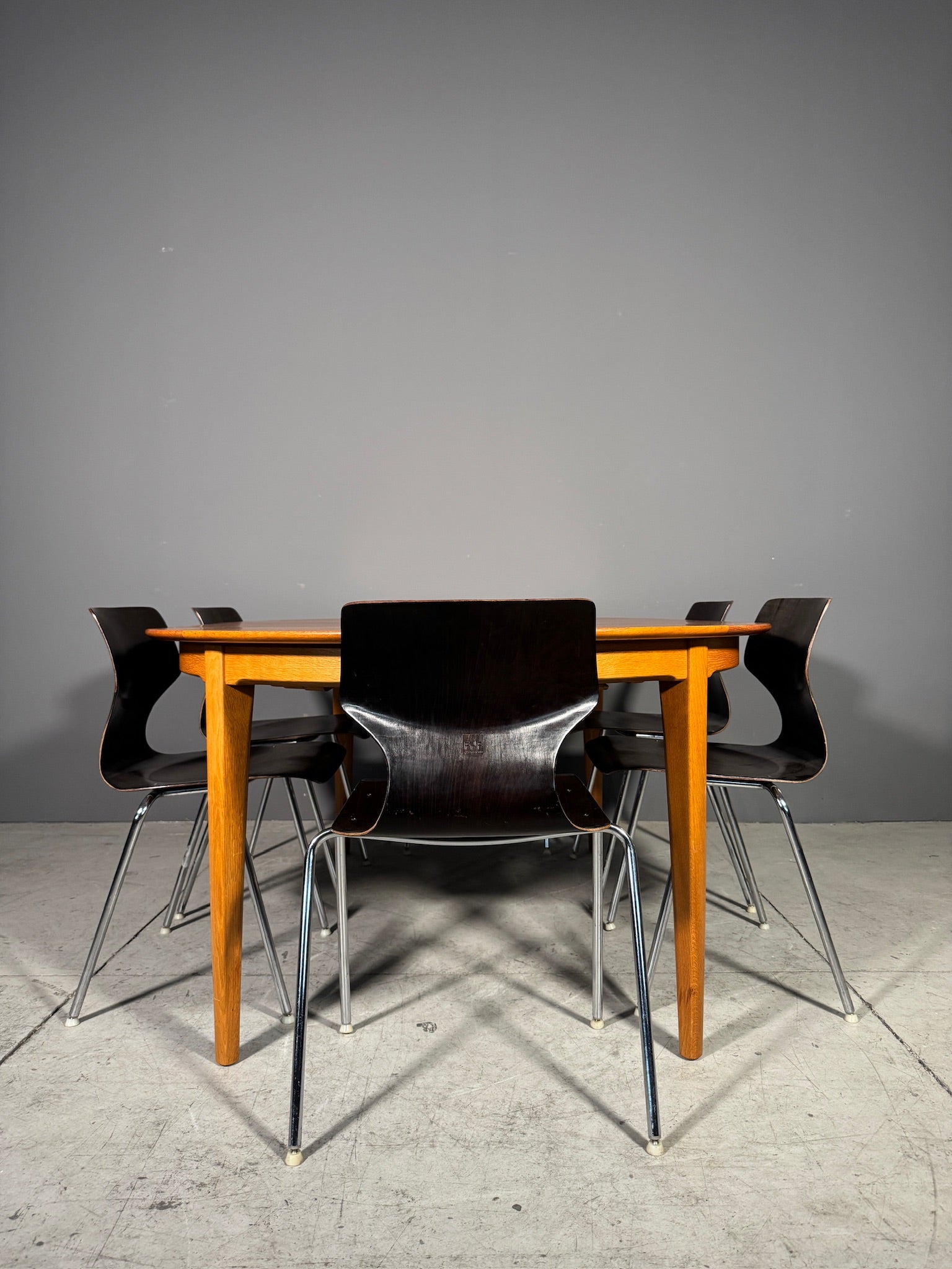 Tavolo danese anni 60