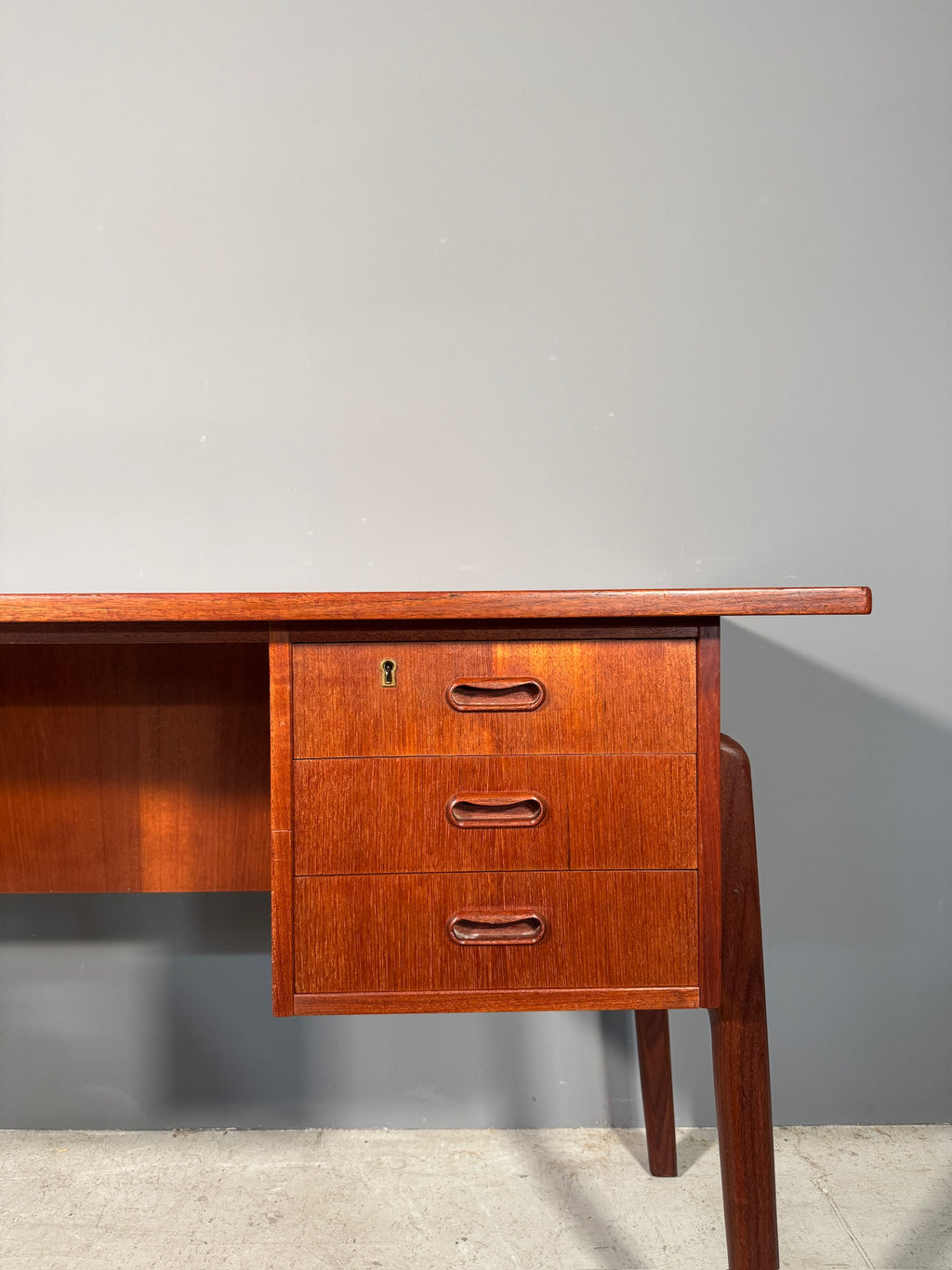 Scrivania danese in teak