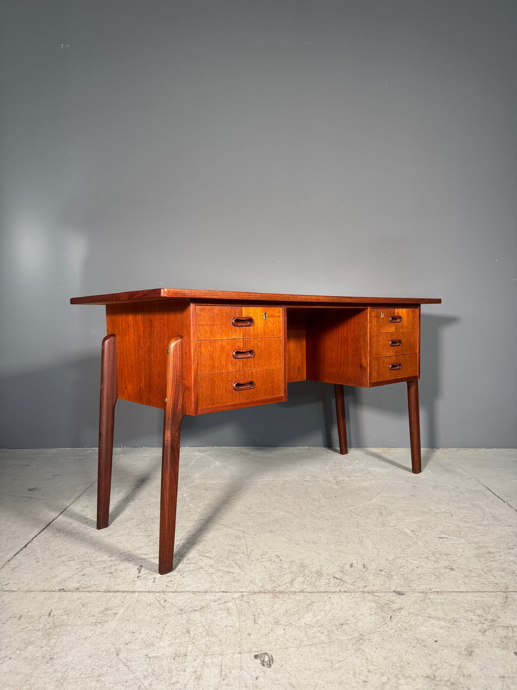 Scrivania danese in teak