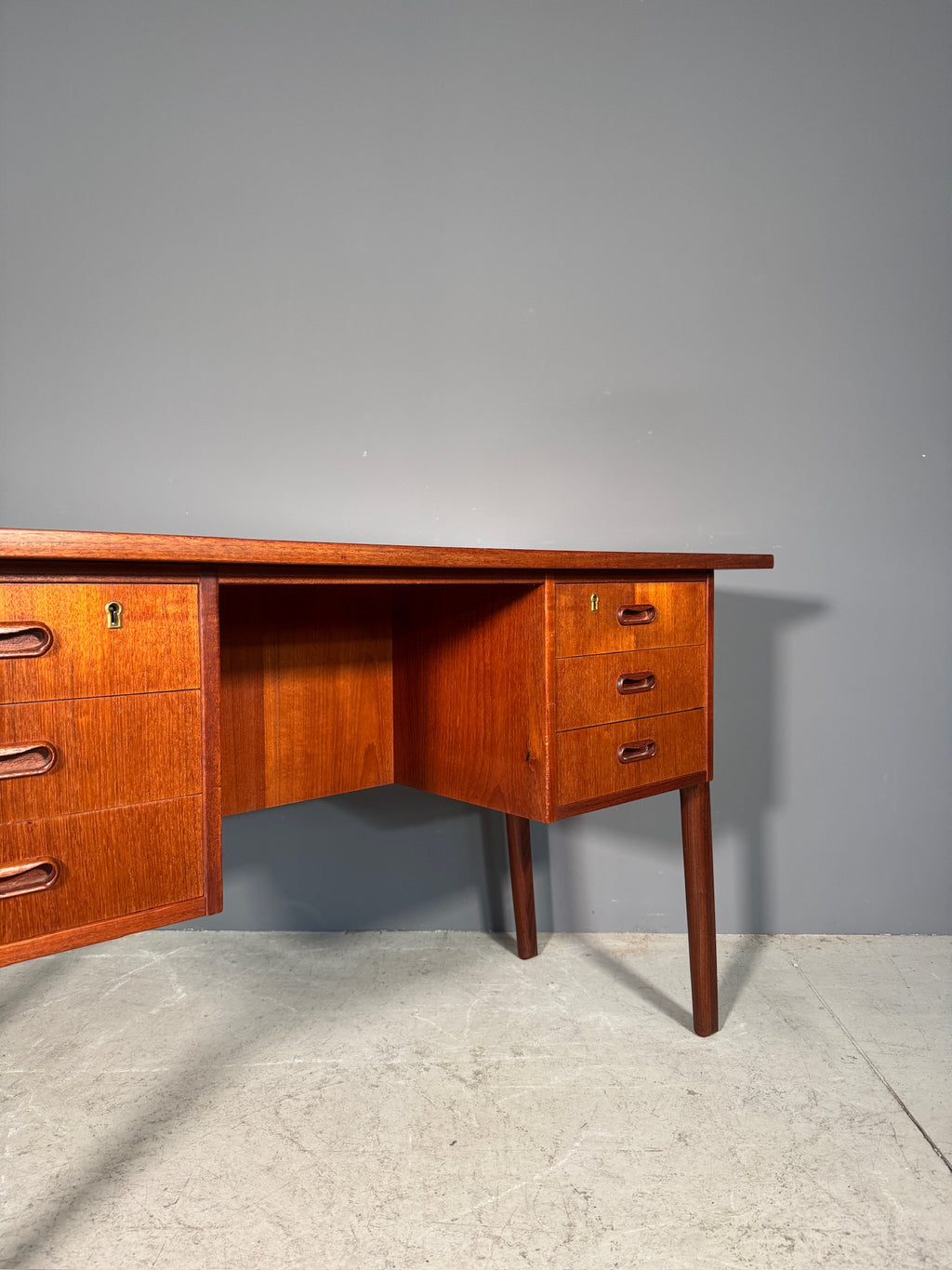 Scrivania danese in teak