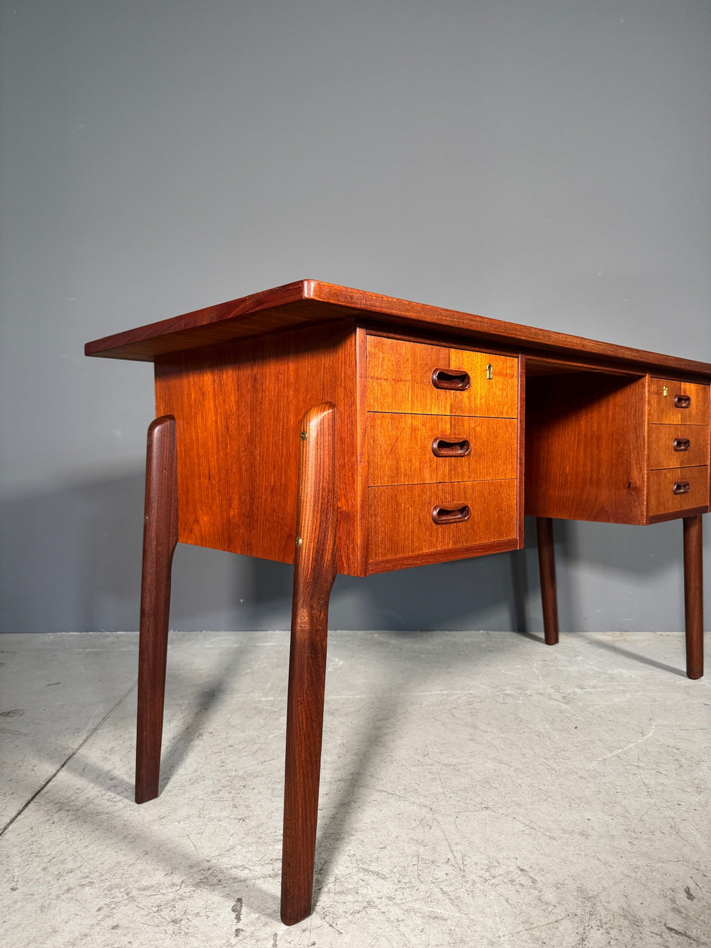 Scrivania danese in teak