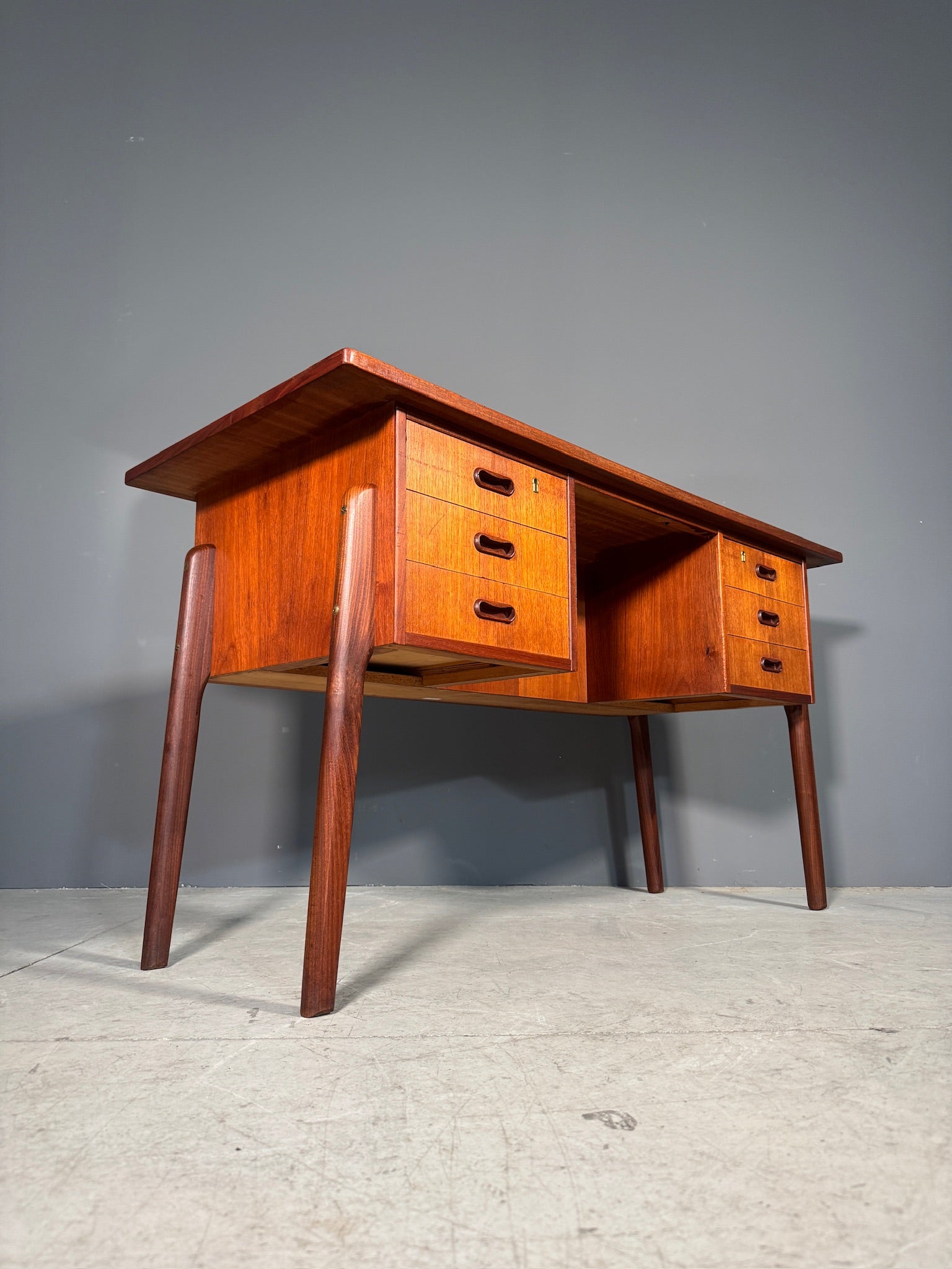 Scrivania danese in teak