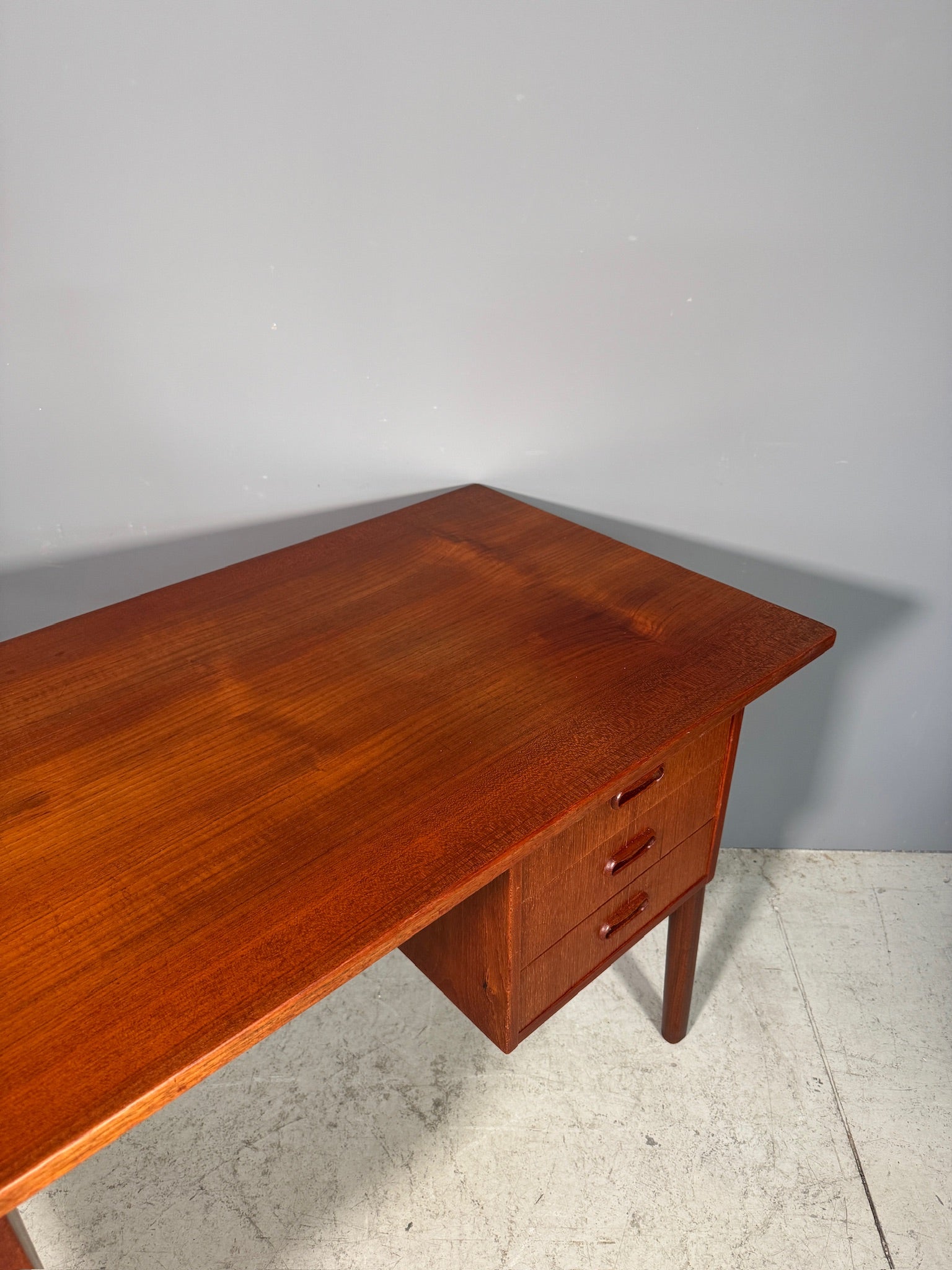 Scrivania danese in teak