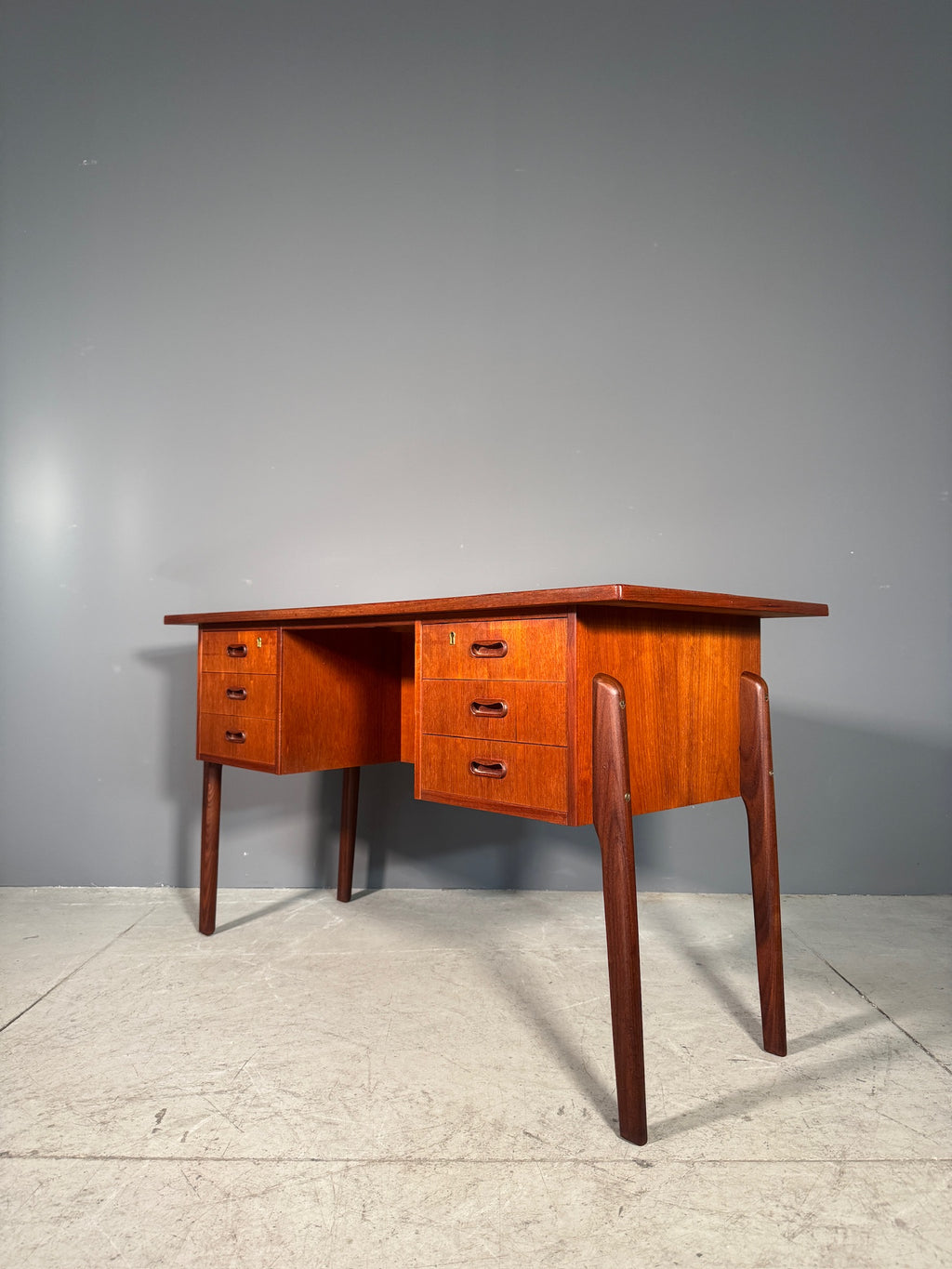 Scrivania danese in teak