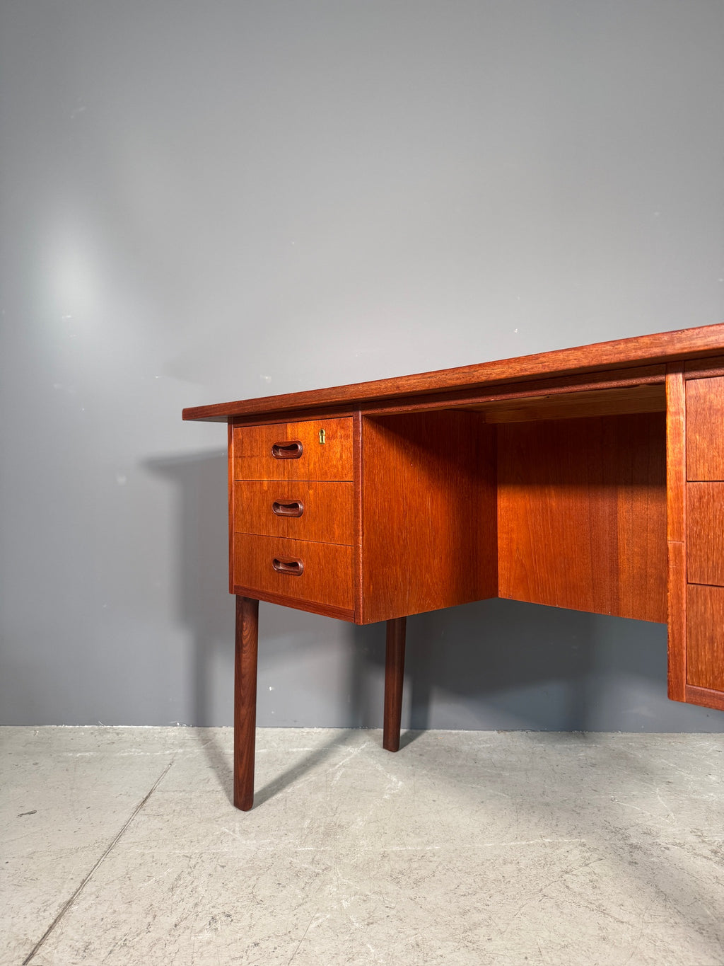 Scrivania danese in teak