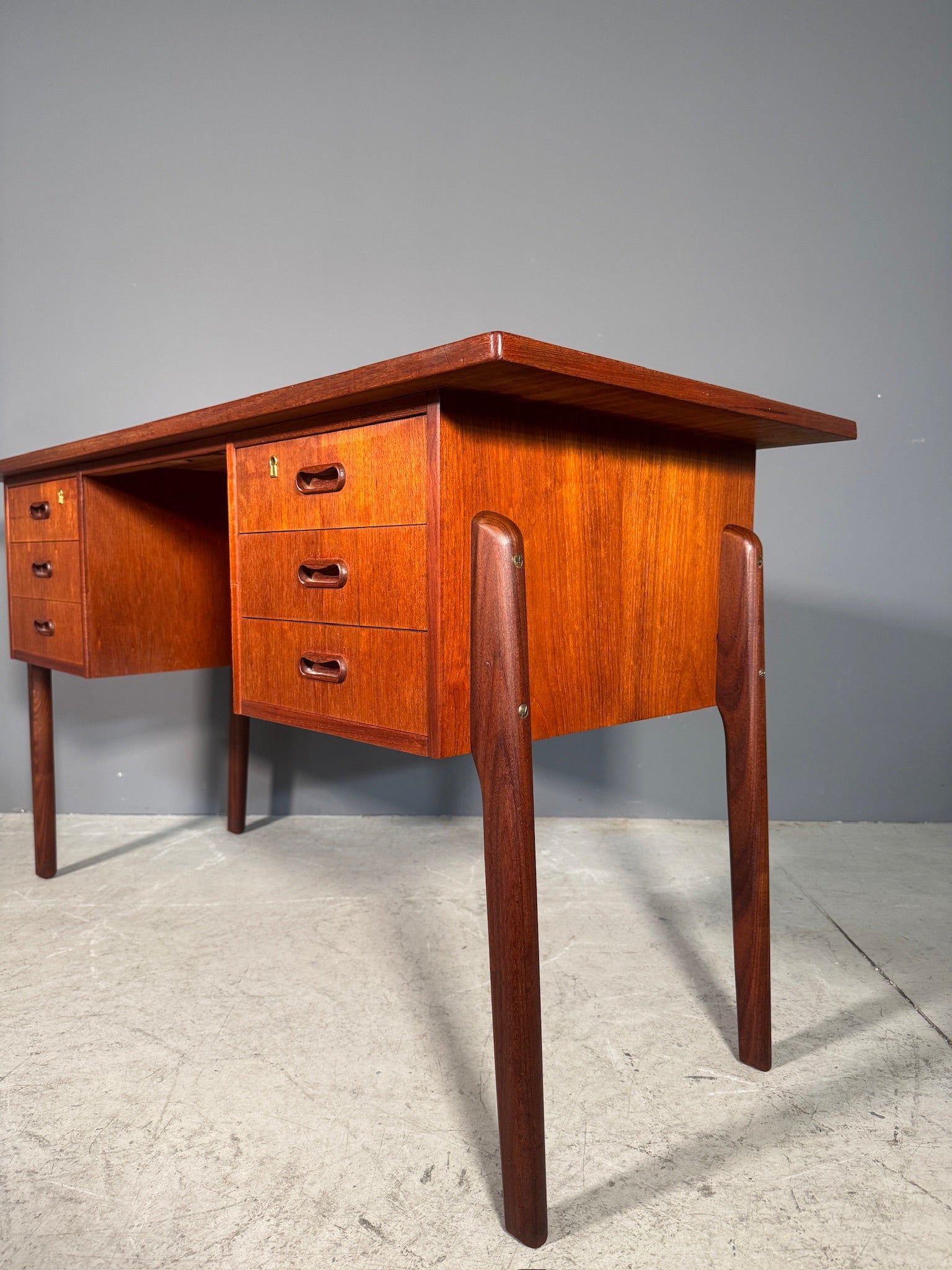 Scrivania danese in teak