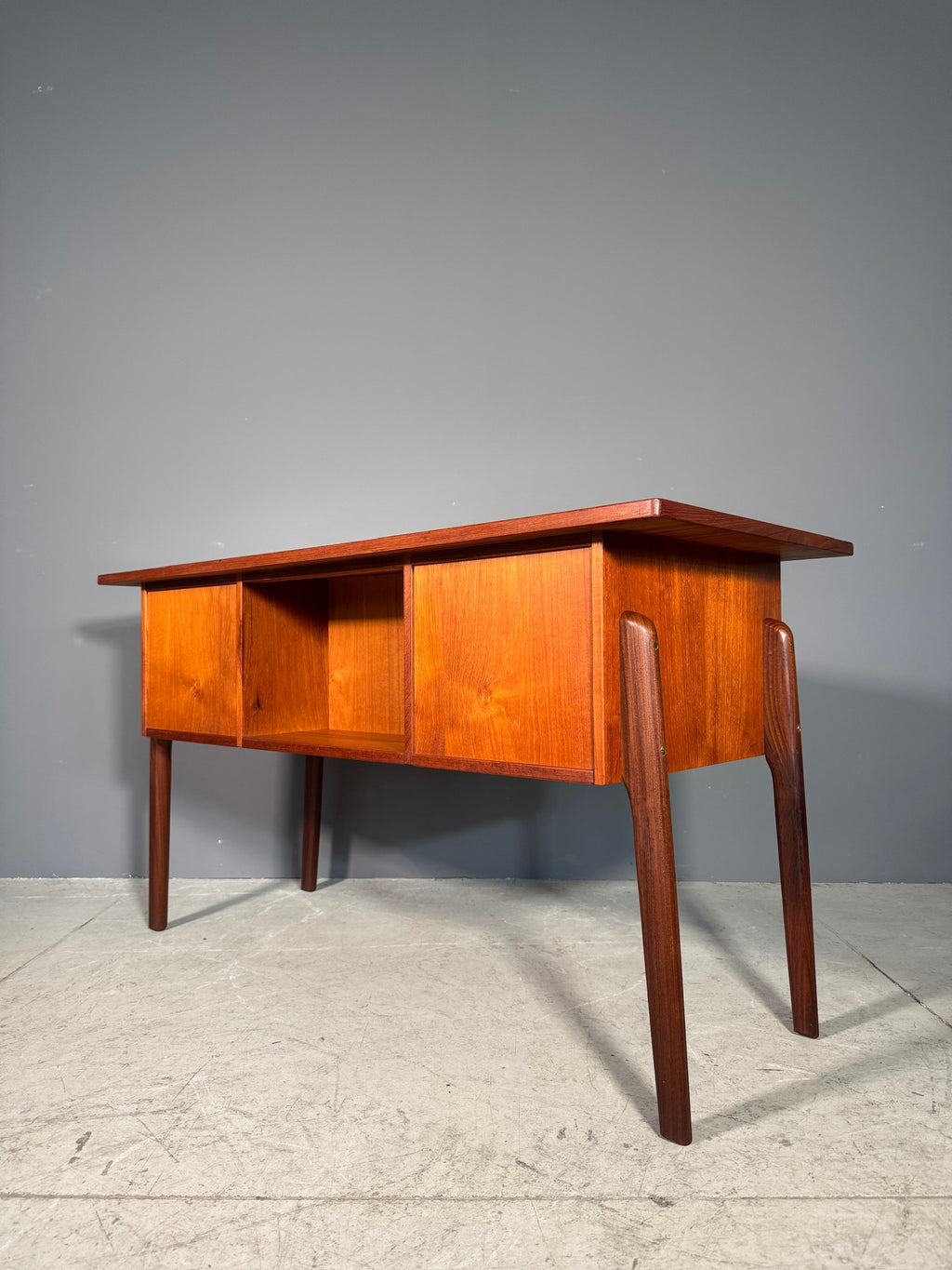 Scrivania danese in teak