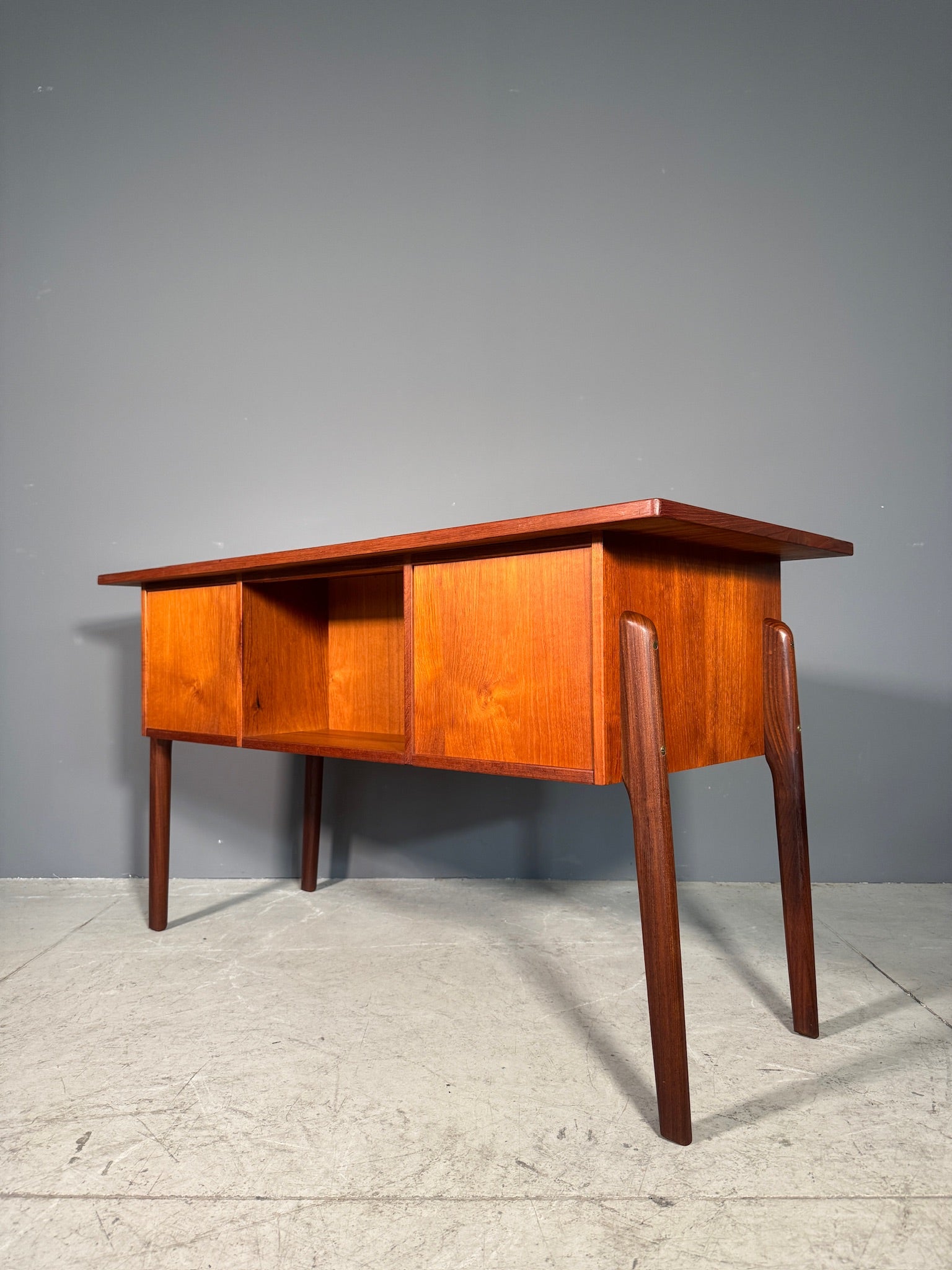 Scrivania danese in teak