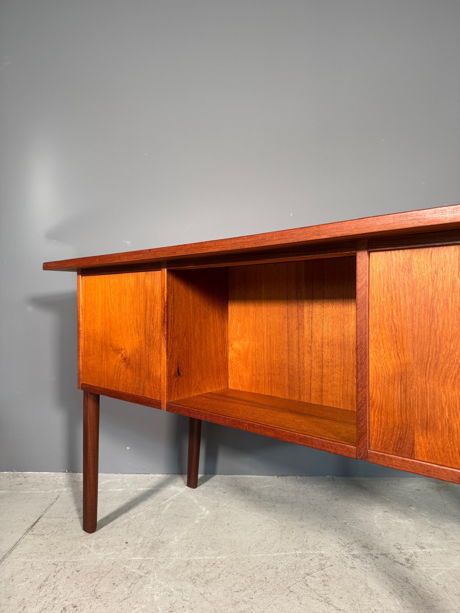 Scrivania danese in teak