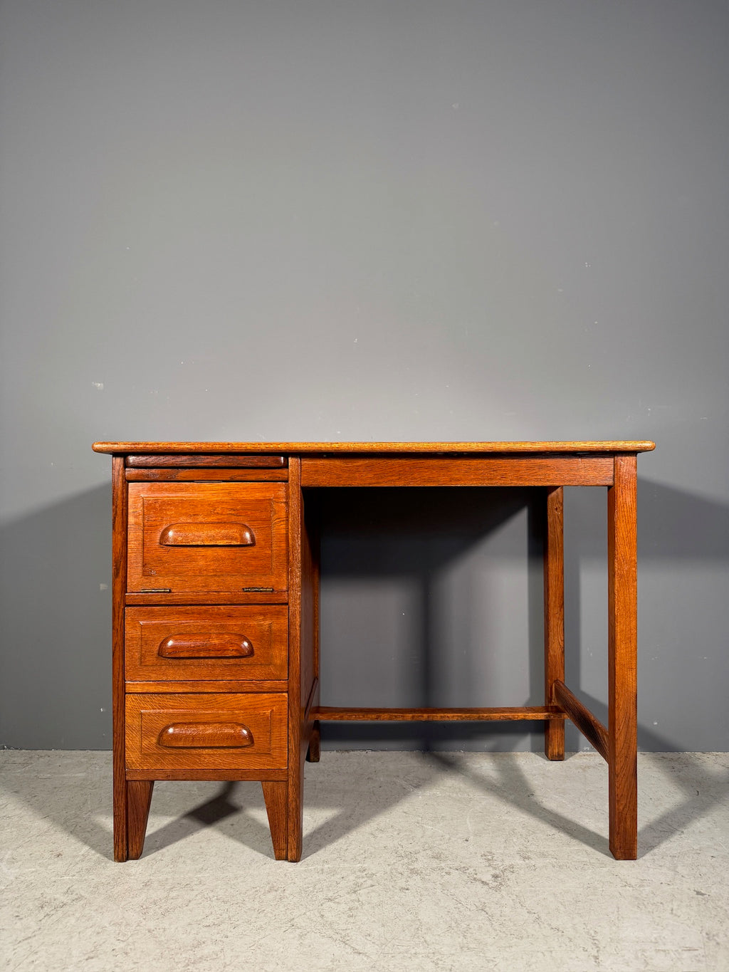 Piccola scrivania in rovere