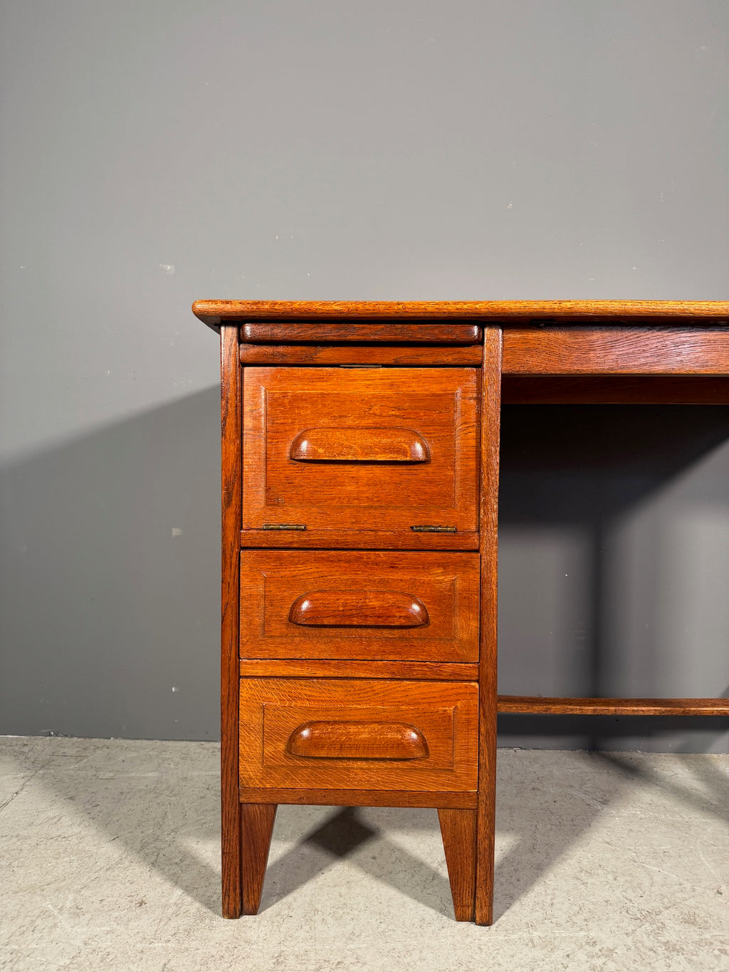 Piccola scrivania in rovere