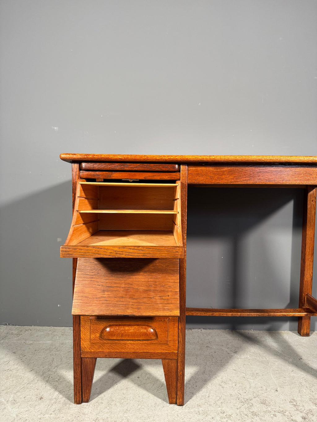 Piccola scrivania in rovere