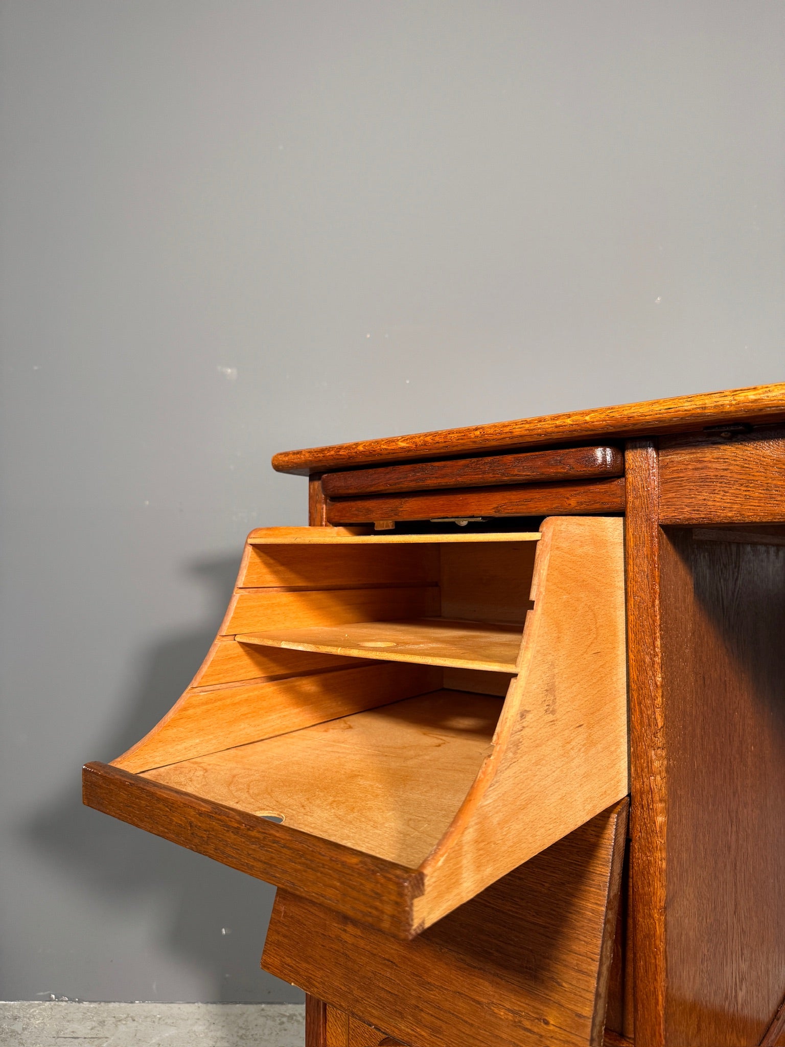 Piccola scrivania in rovere