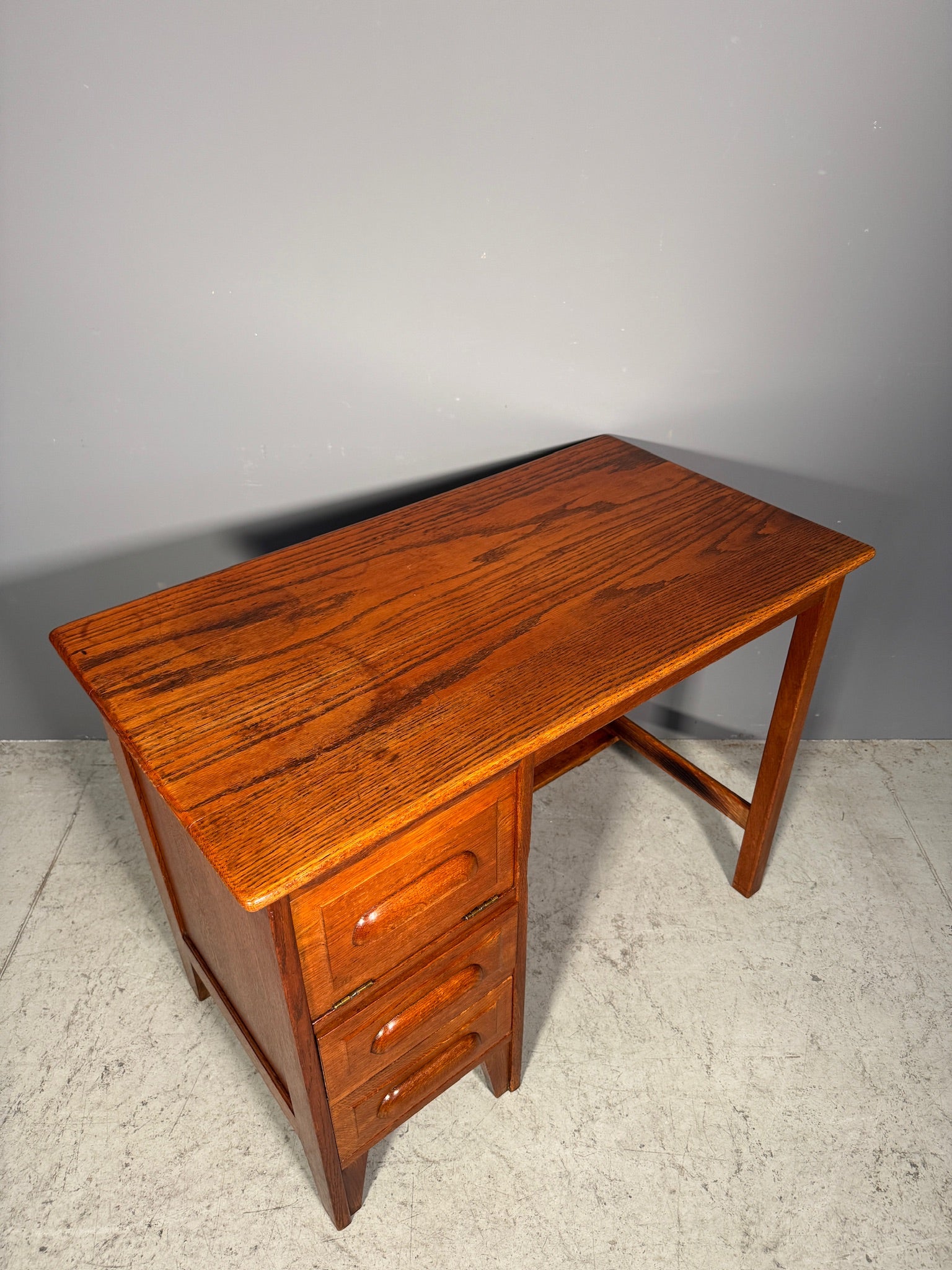 Piccola scrivania in rovere