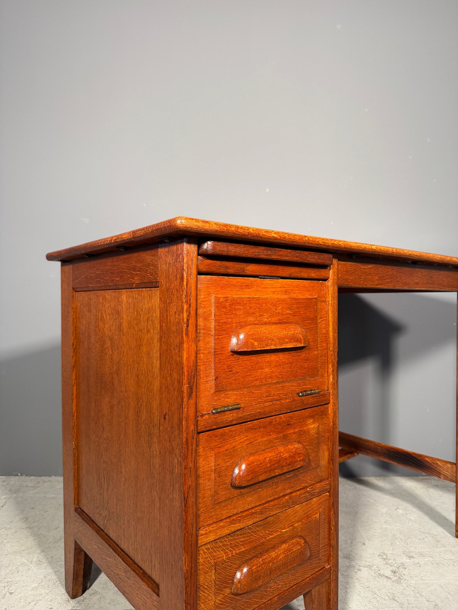 Piccola scrivania in rovere