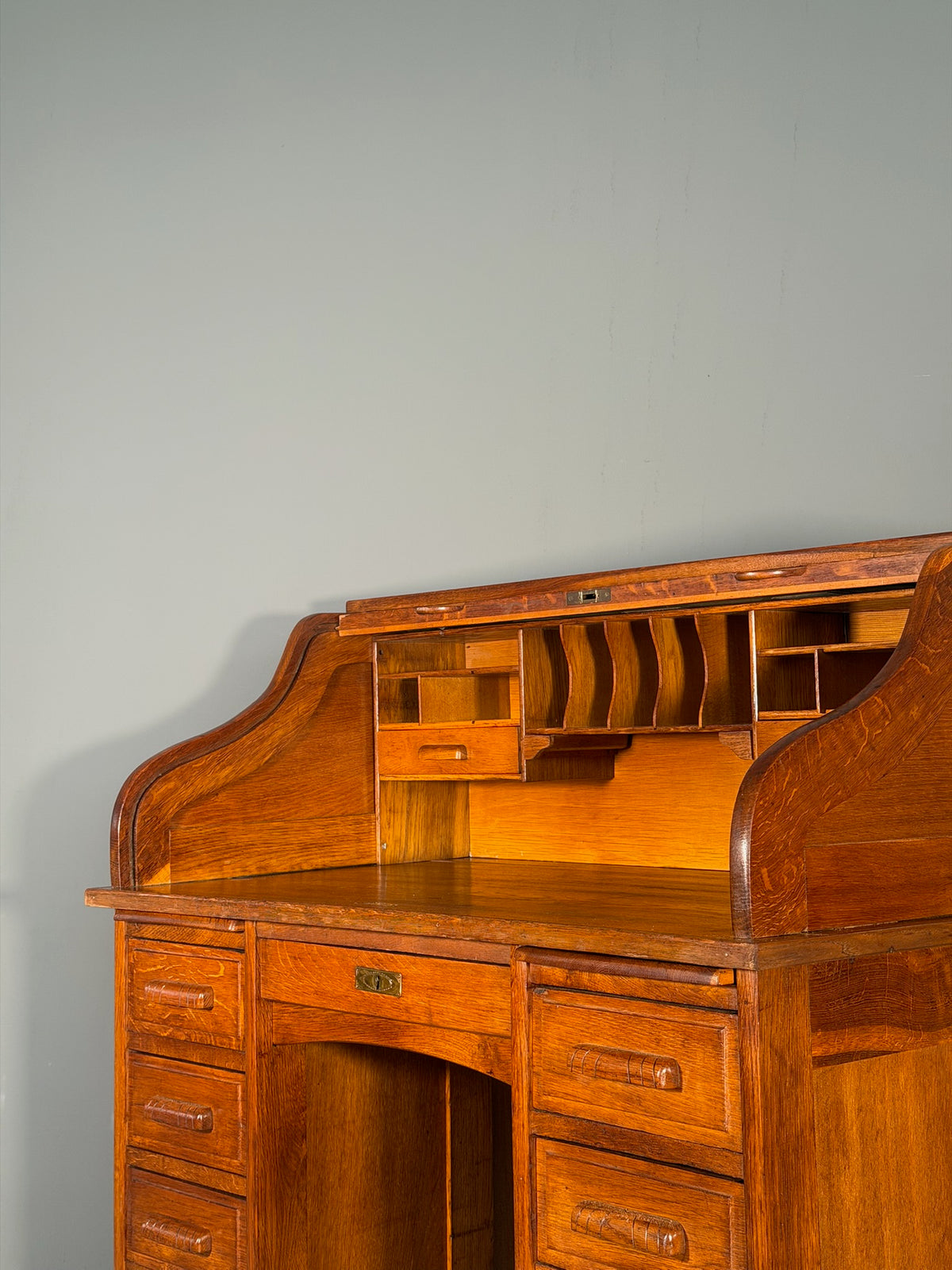 Scrivania a rullo in rovere