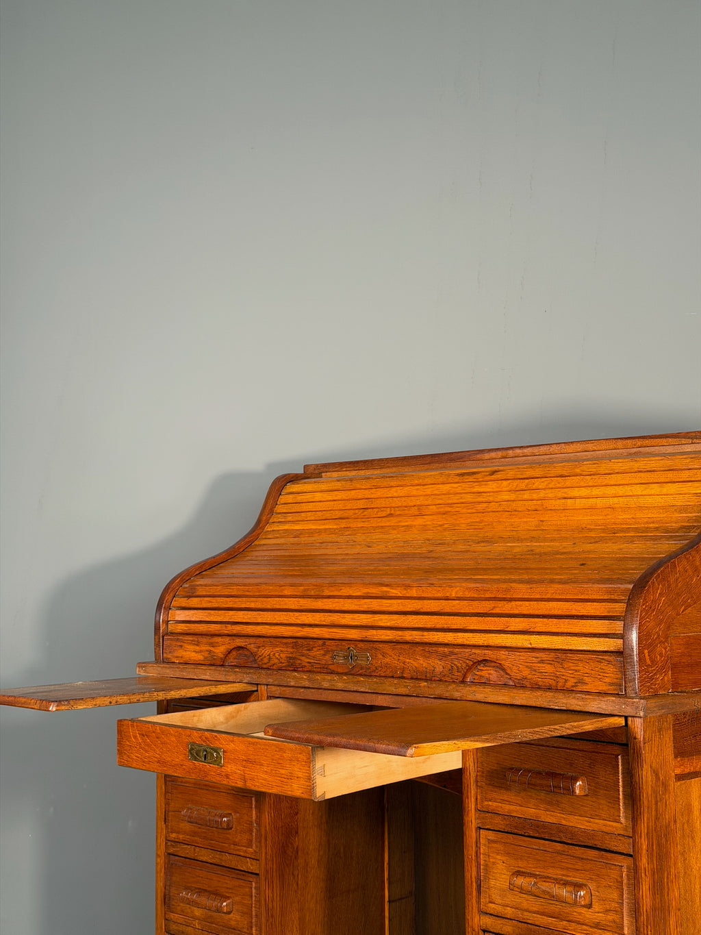 Scrivania a rullo in rovere