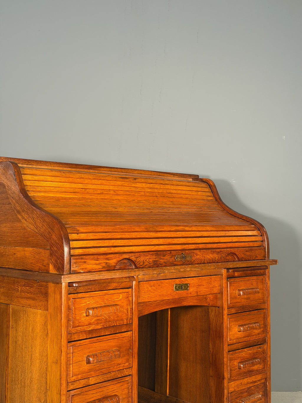 Scrivania a rullo in rovere