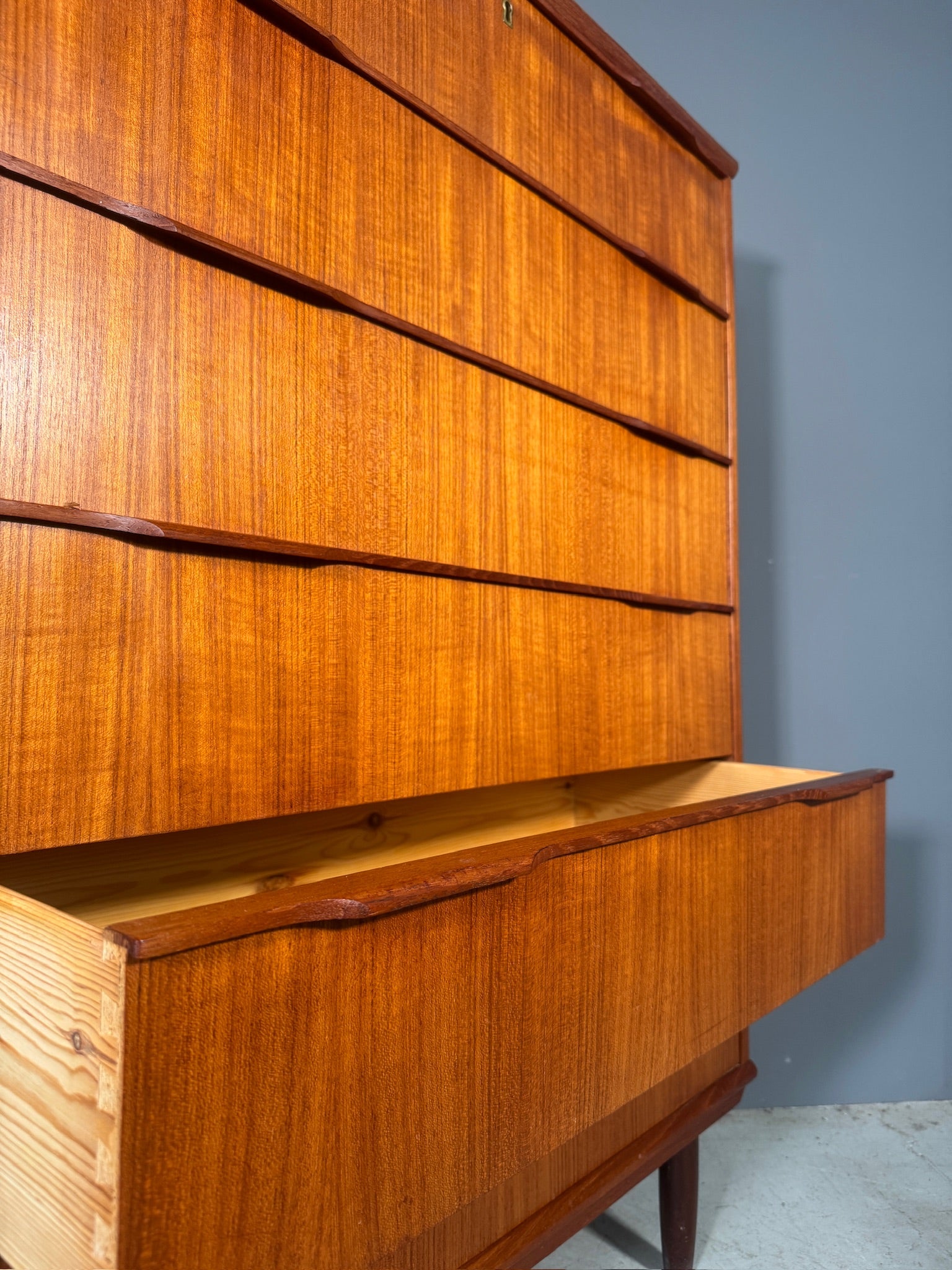 Cassettiera danese in teak