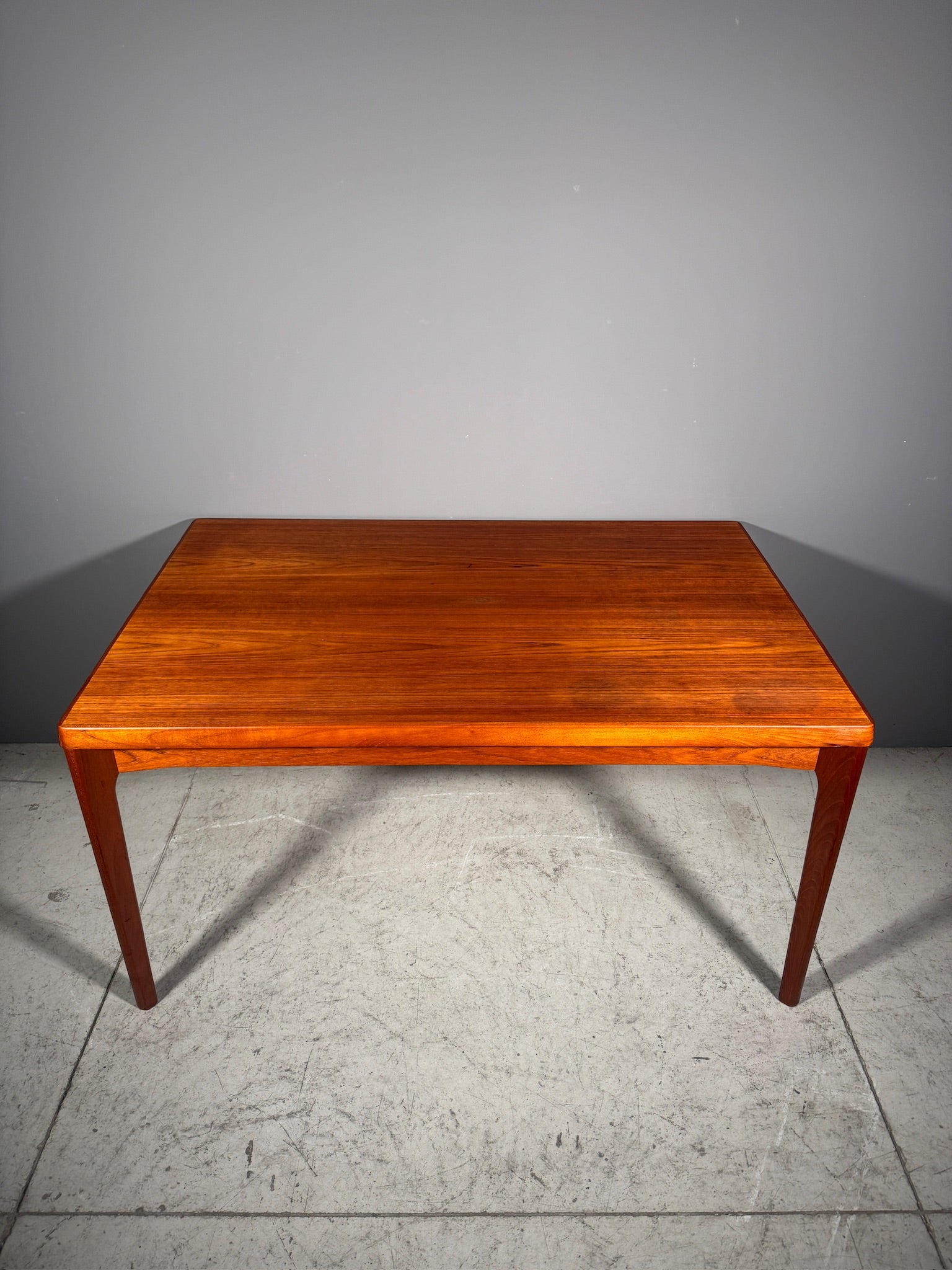 Tavolo Henning Kyaernulf