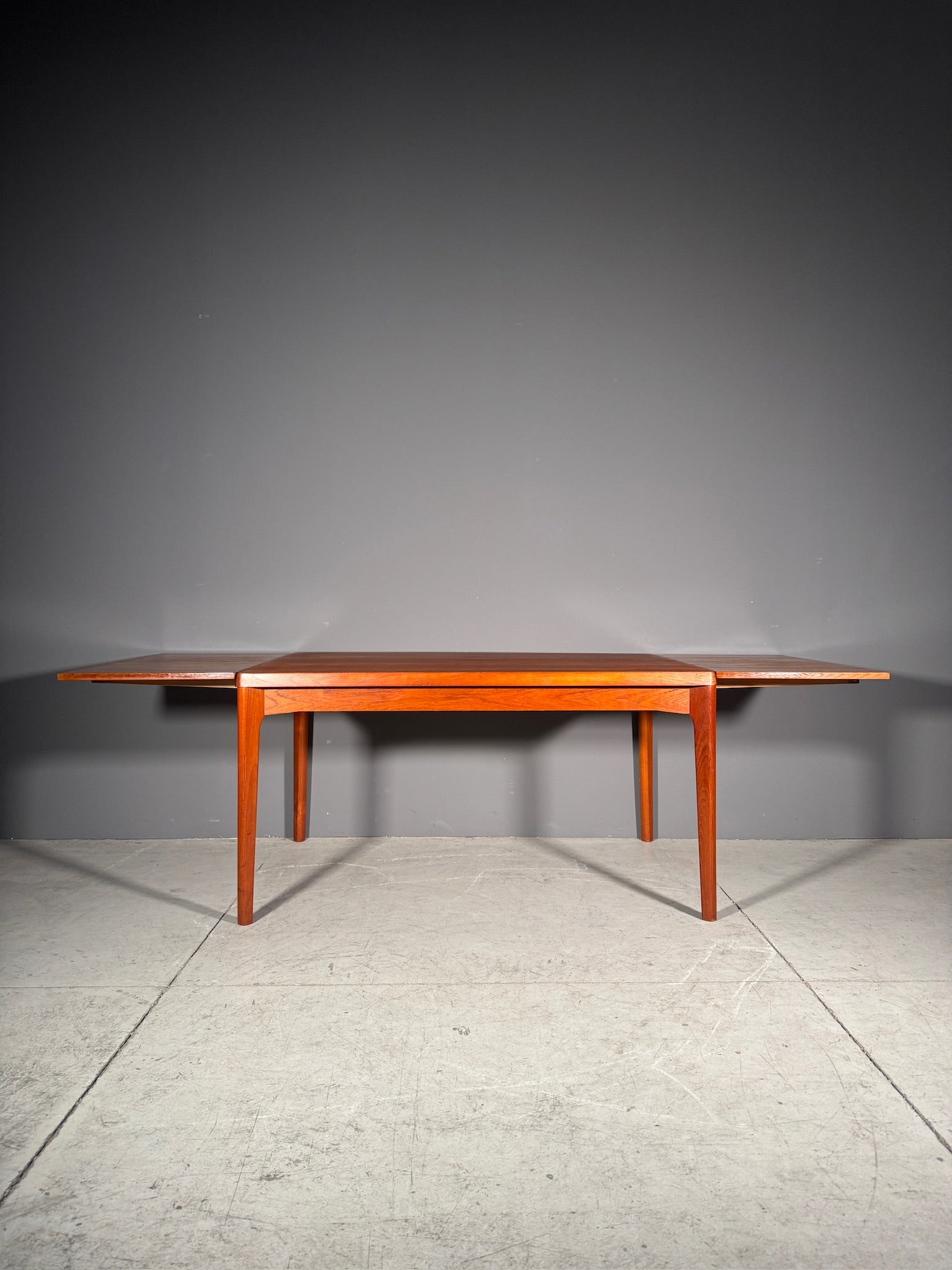 Tavolo Henning Kyaernulf