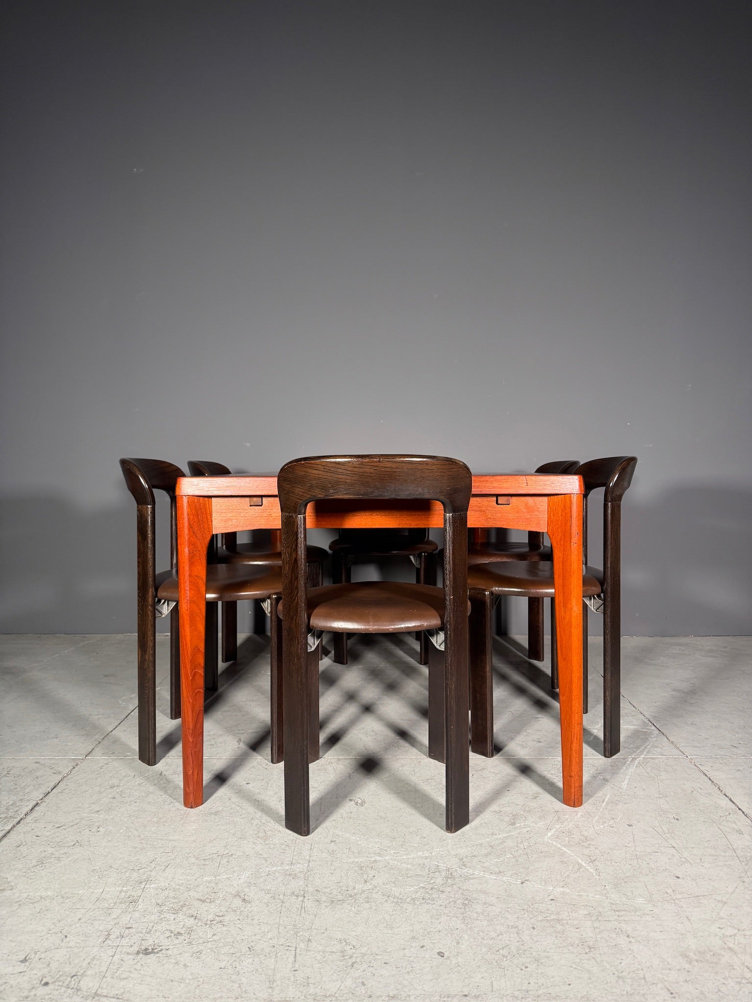 Tavolo Henning Kyaernulf