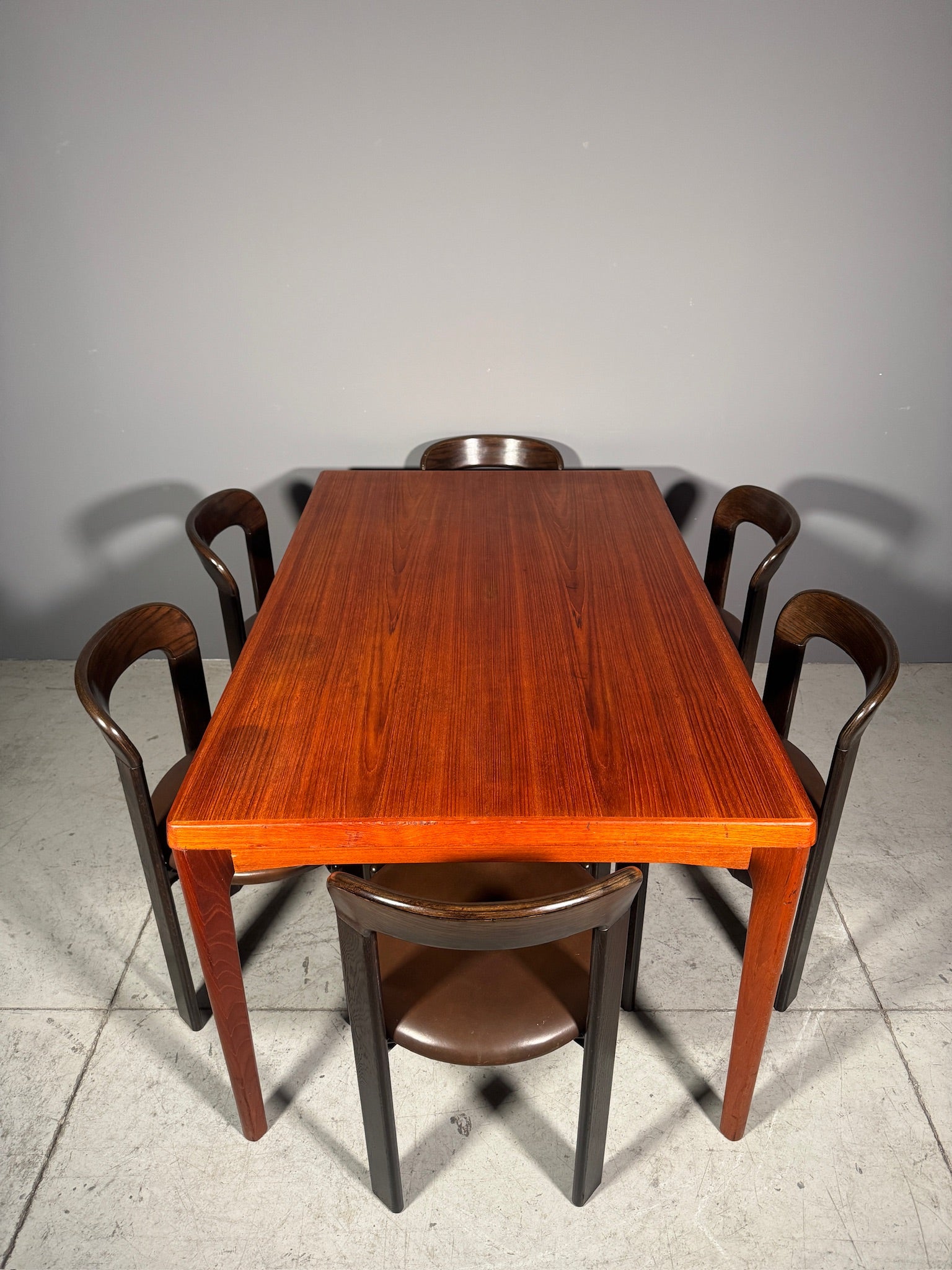 Tavolo Henning Kyaernulf