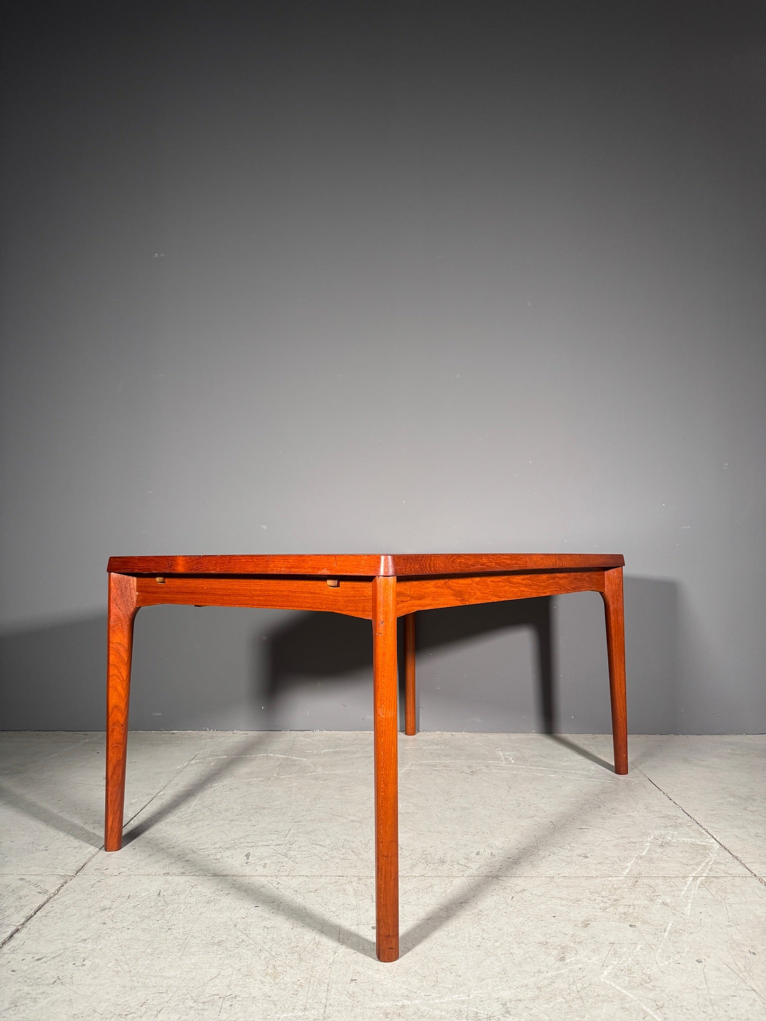 Tavolo Henning Kyaernulf