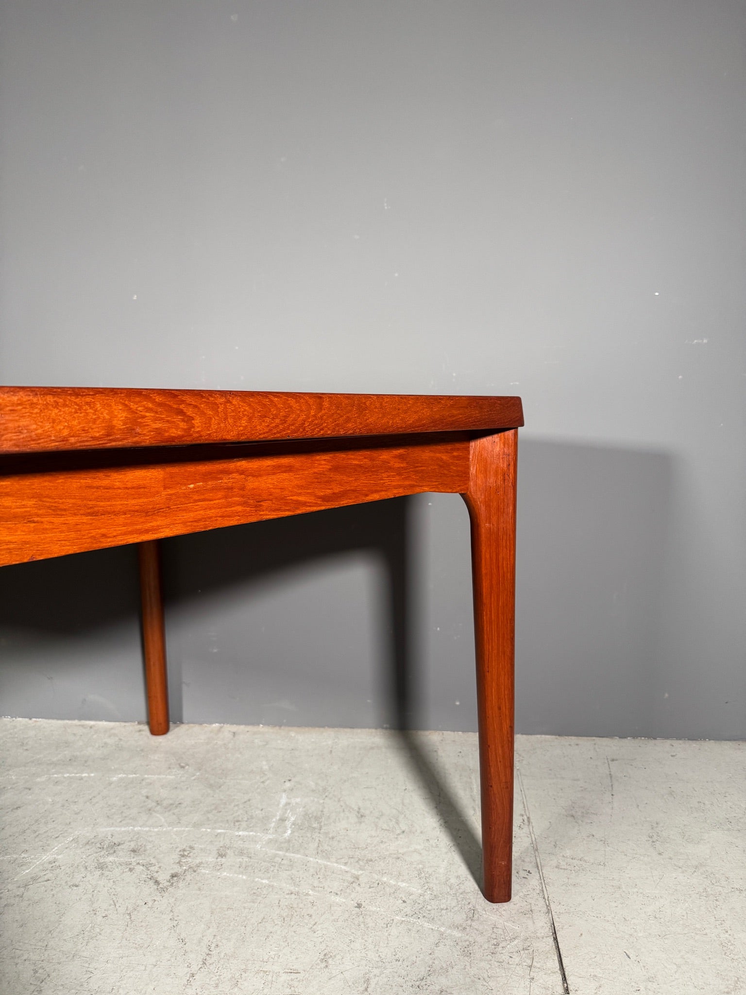 Tavolo Henning Kyaernulf