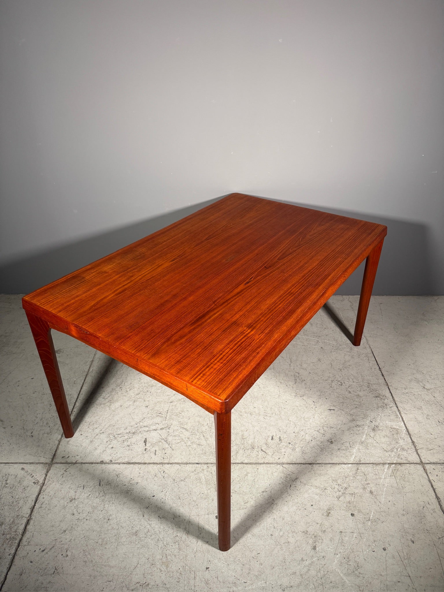 Tavolo Henning Kyaernulf