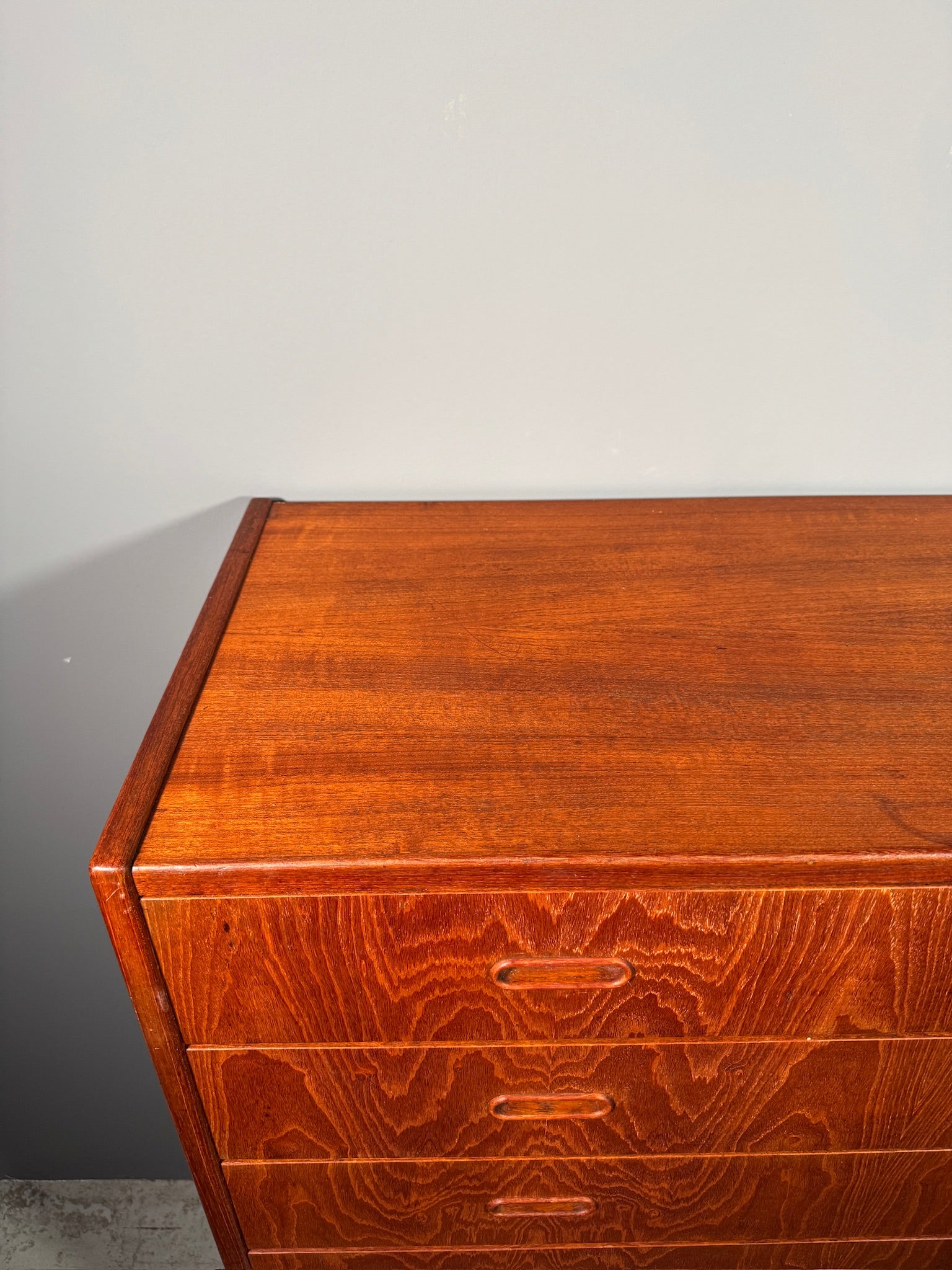 Cassettiera in teak anni 60