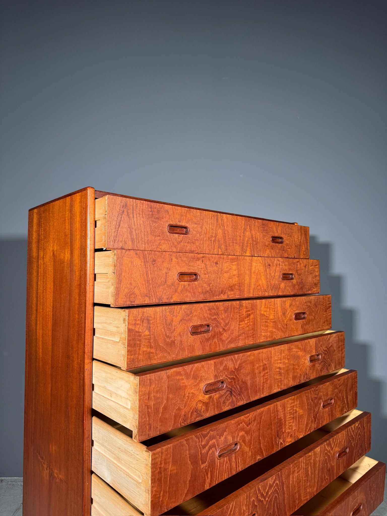 Cassettiera in teak anni 60