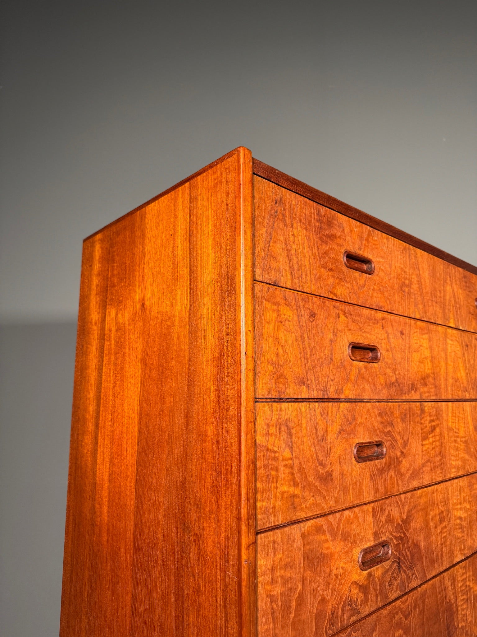 Cassettiera in teak anni 60